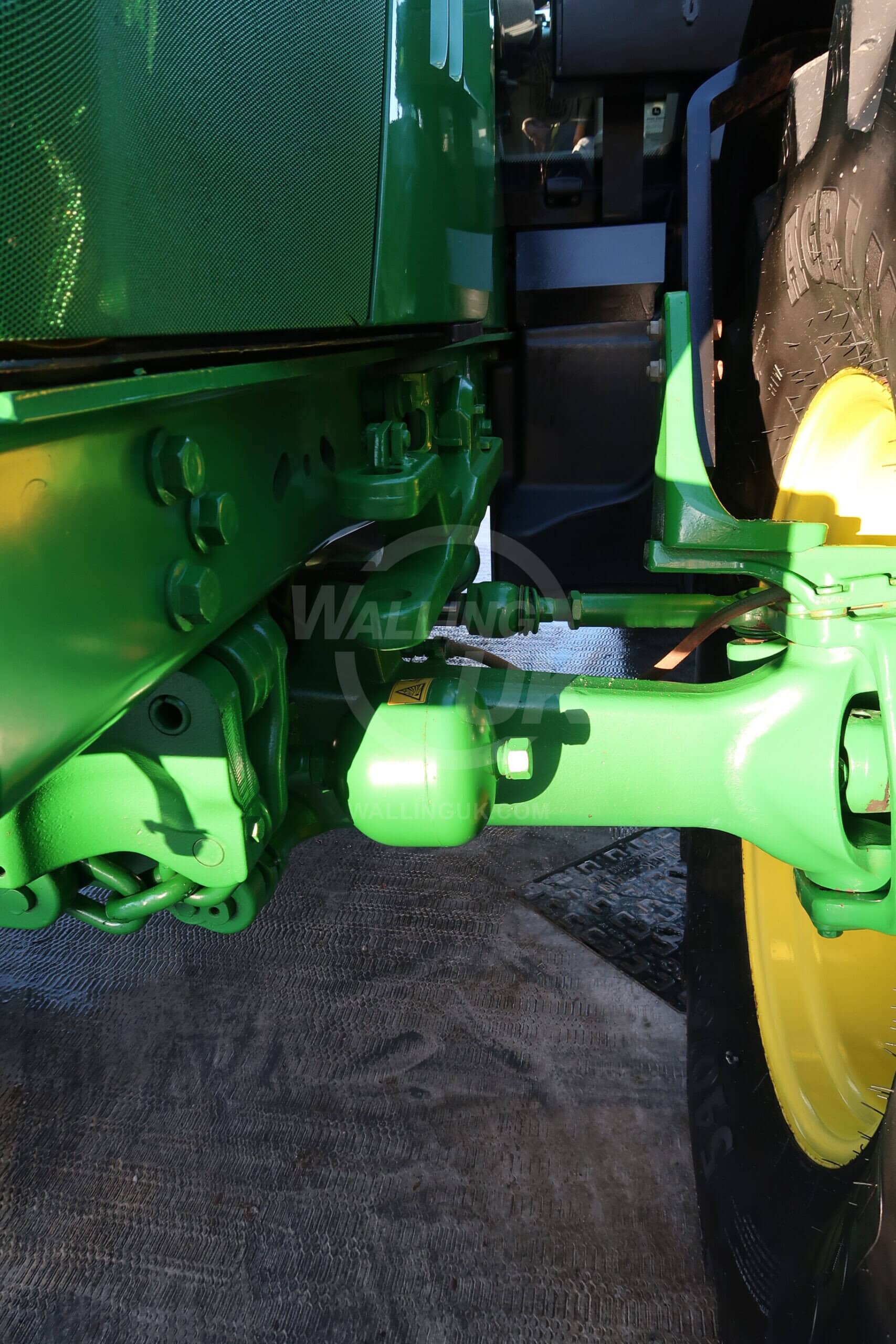 JOHN DEERE 6150R - Image 25