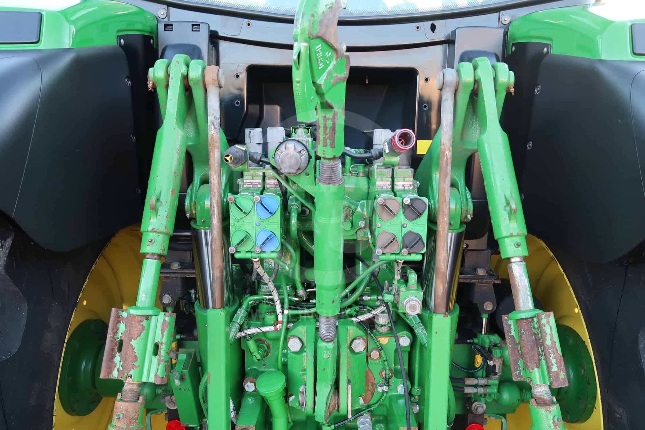 JOHN DEERE 6150R - Image 18