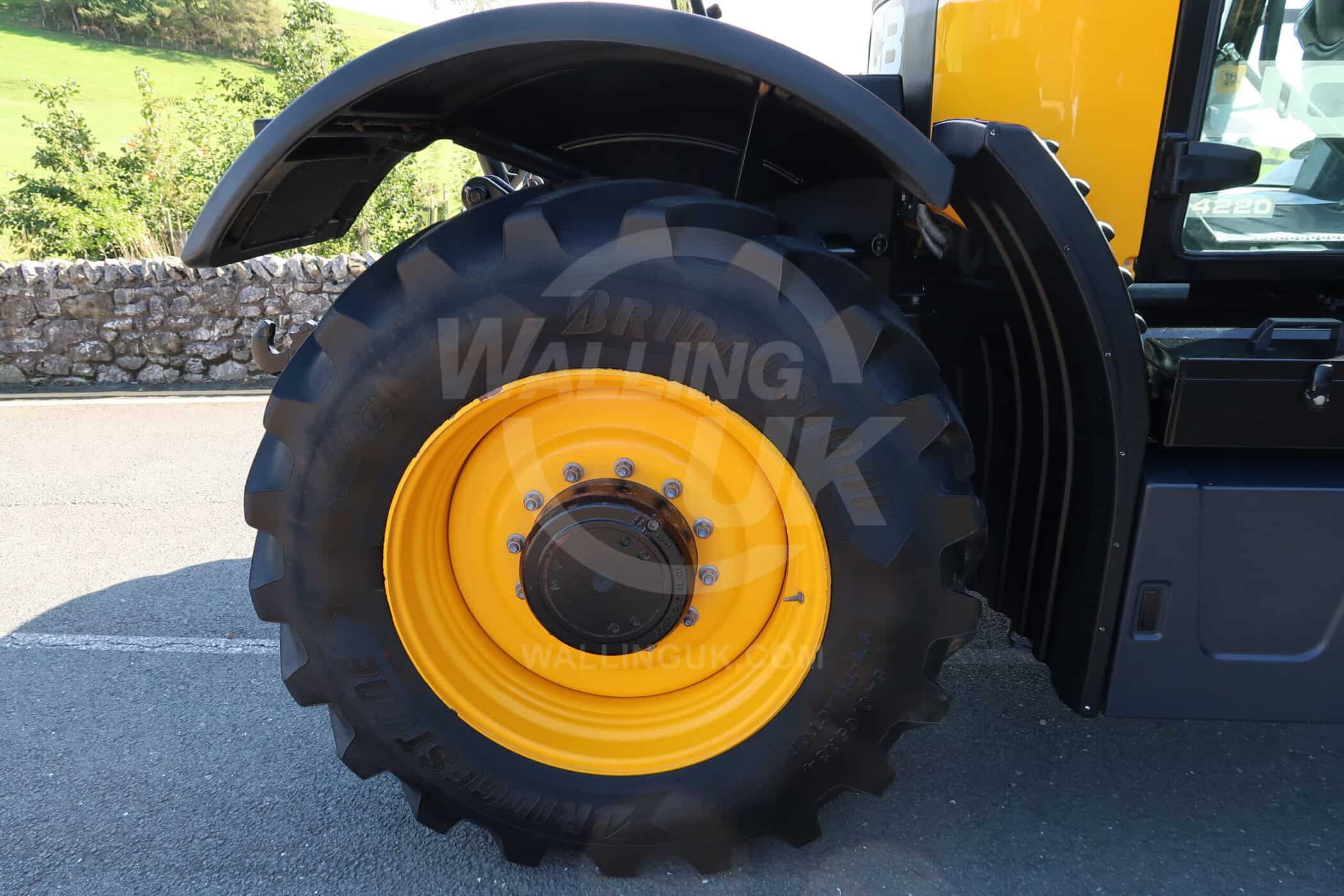 JCB FASTRAC 4220 - Image 25