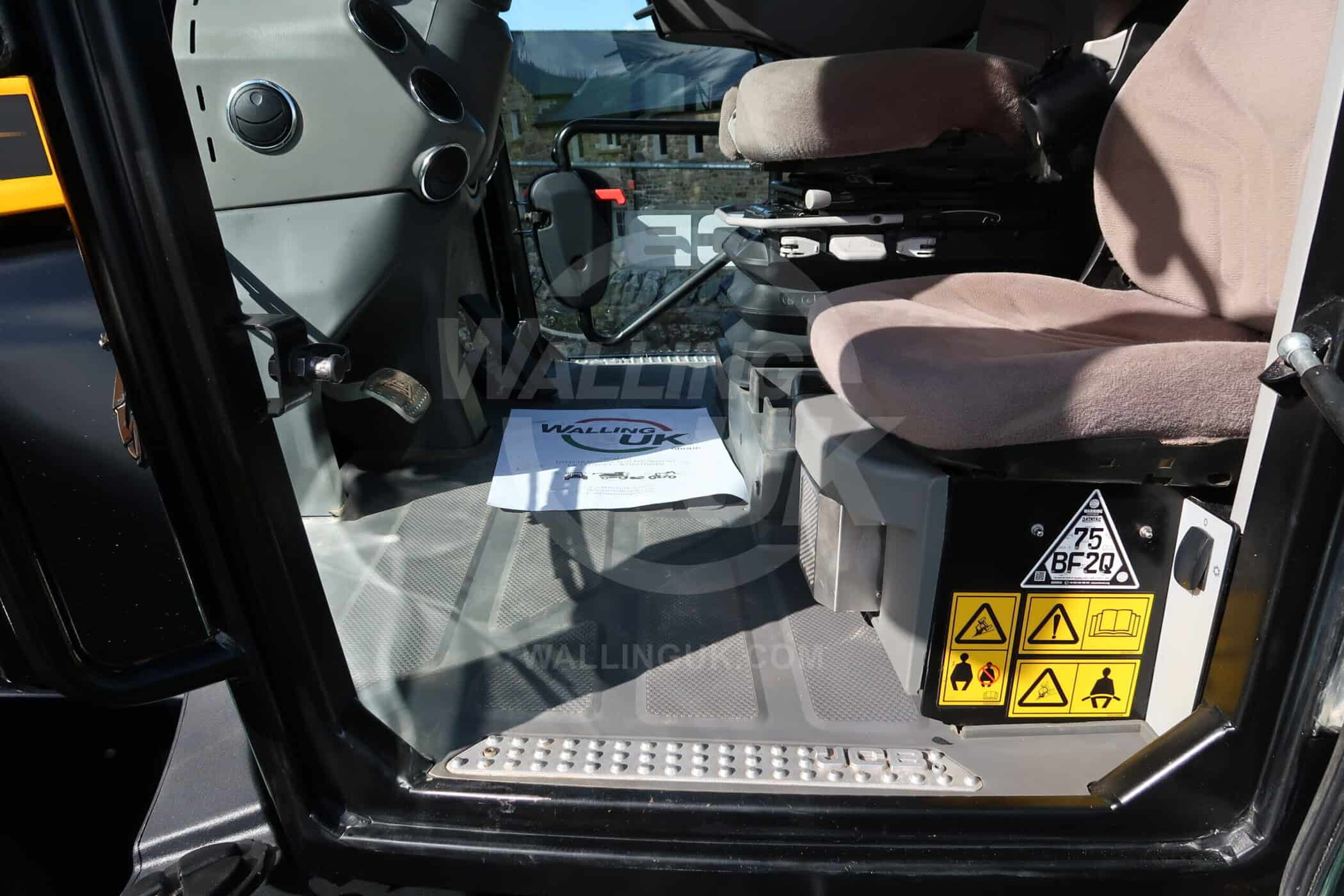 JCB FASTRAC 4220 - Image 15