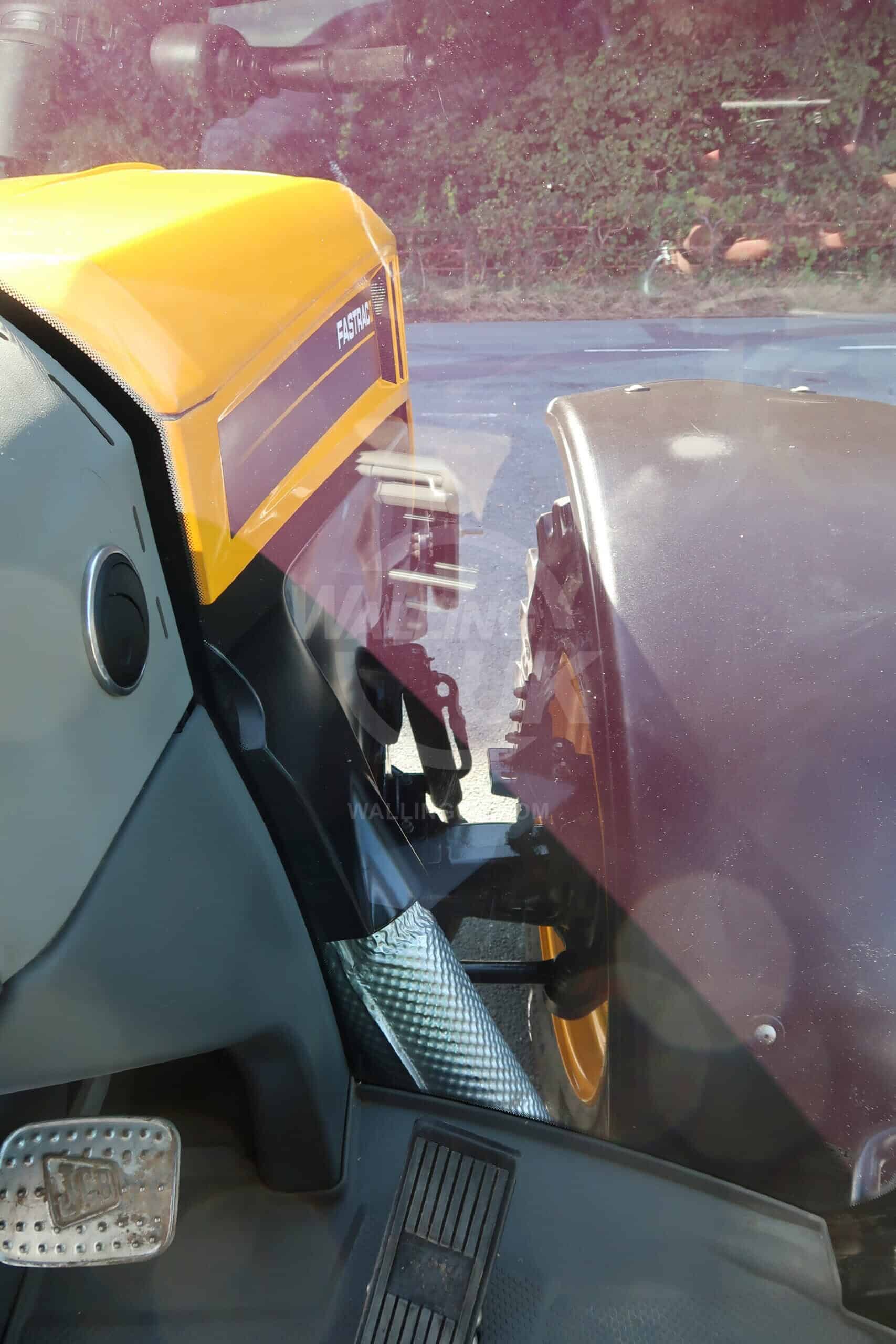 JCB FASTRAC 4220 - Image 14