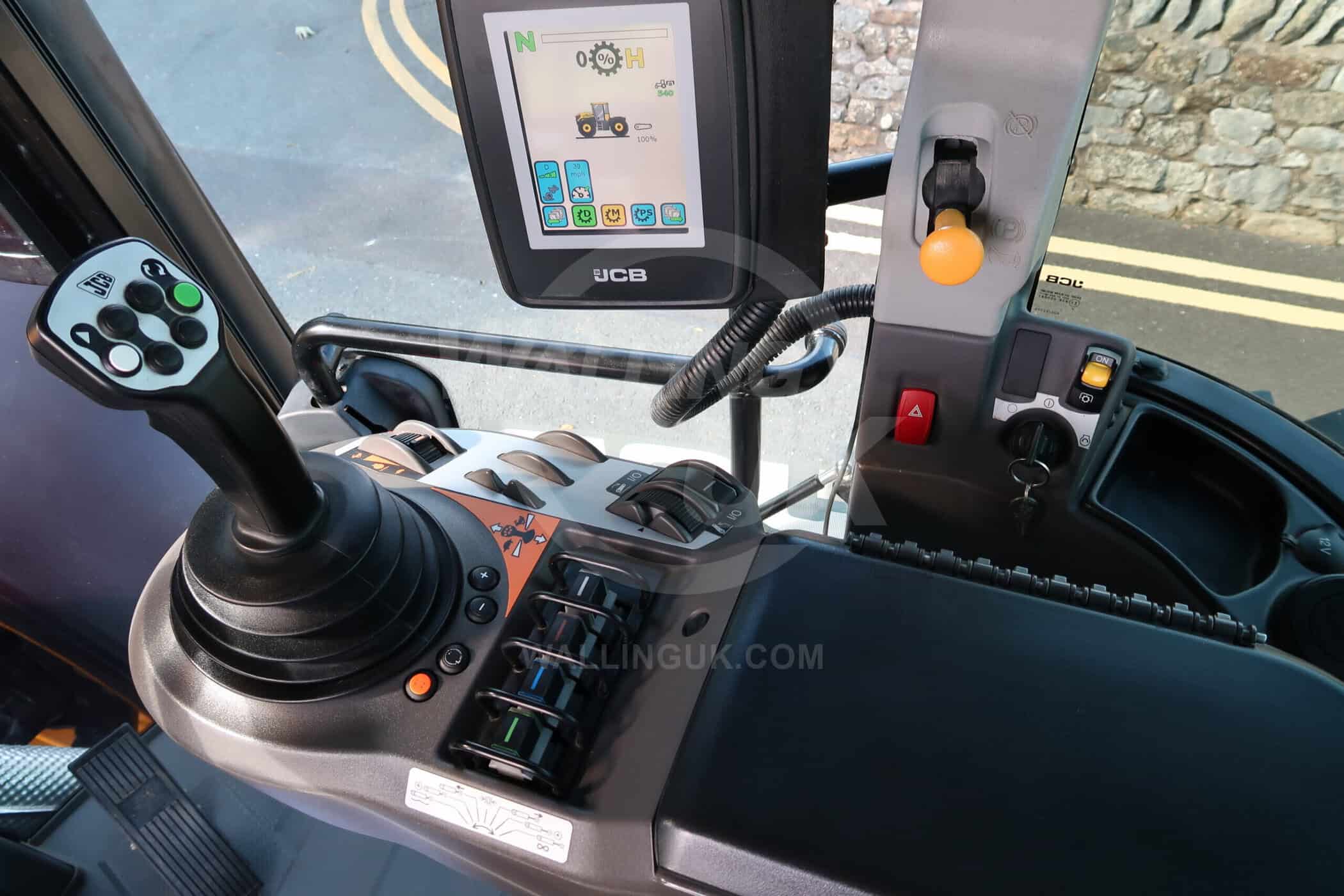 JCB FASTRAC 4220 - Image 9