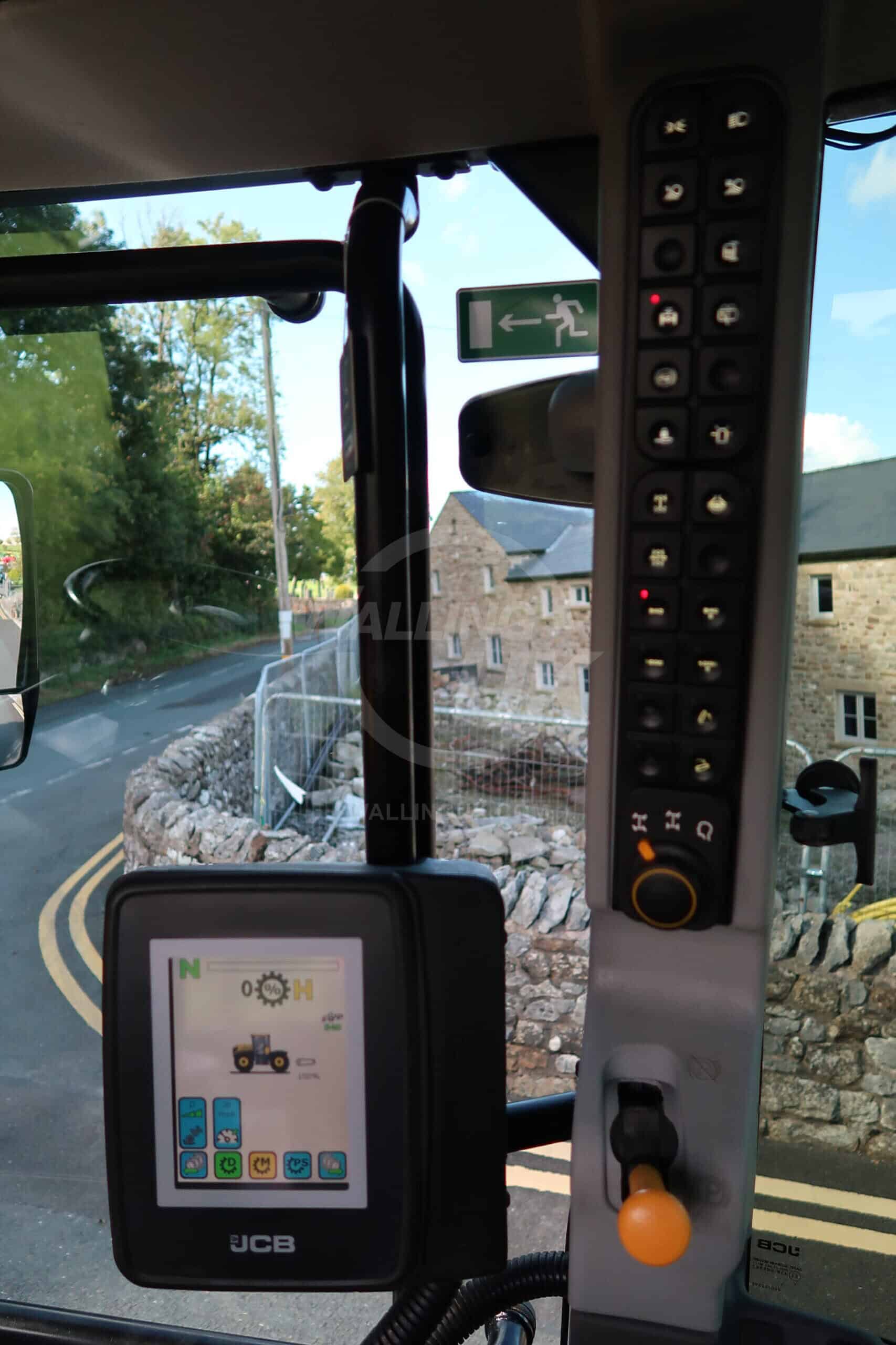 JCB FASTRAC 4220 - Image 8