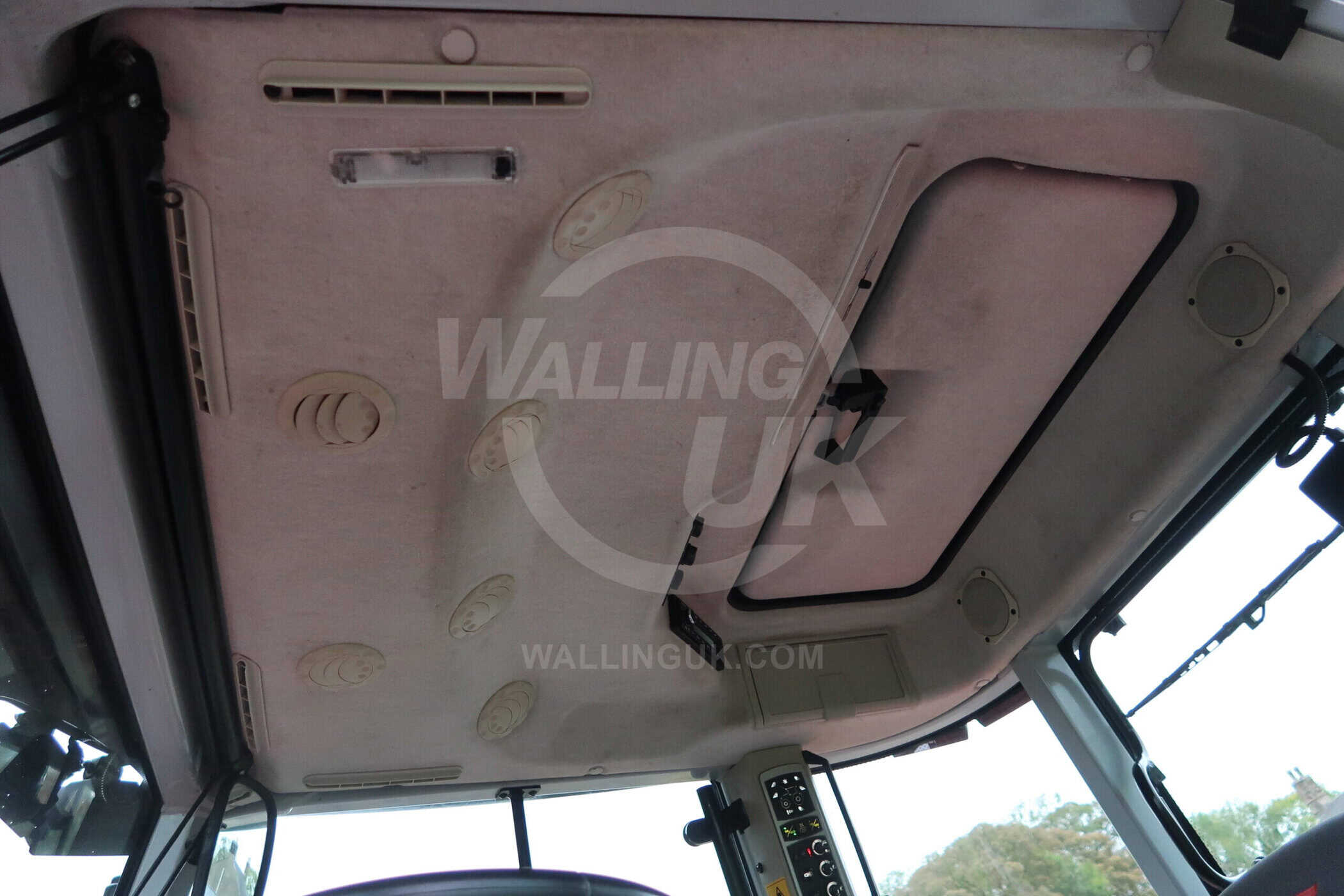 MASSEY FERGUSON 5S.145 - Image 9