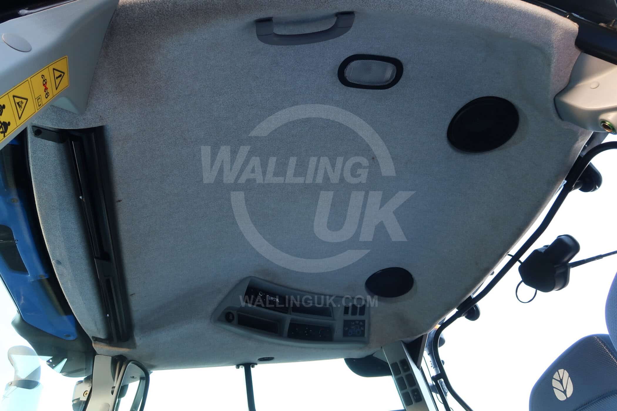 NEW HOLLAND T7.260 - Image 9