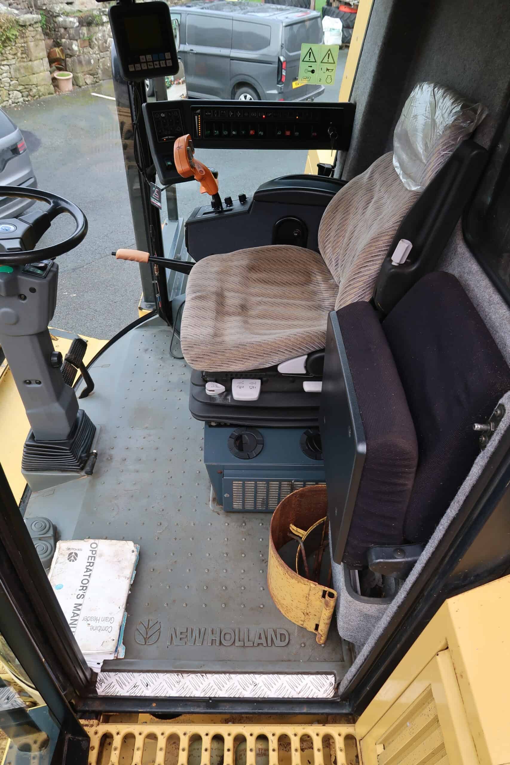 NEW HOLLAND TX 66 - Image 9