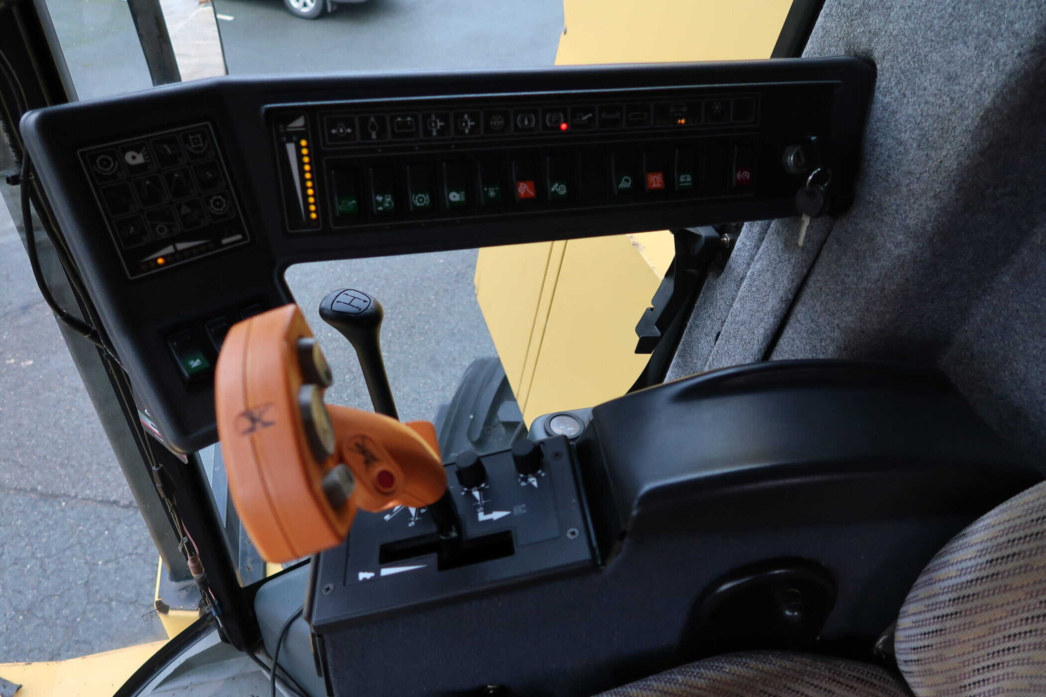 NEW HOLLAND TX 66 - Image 11