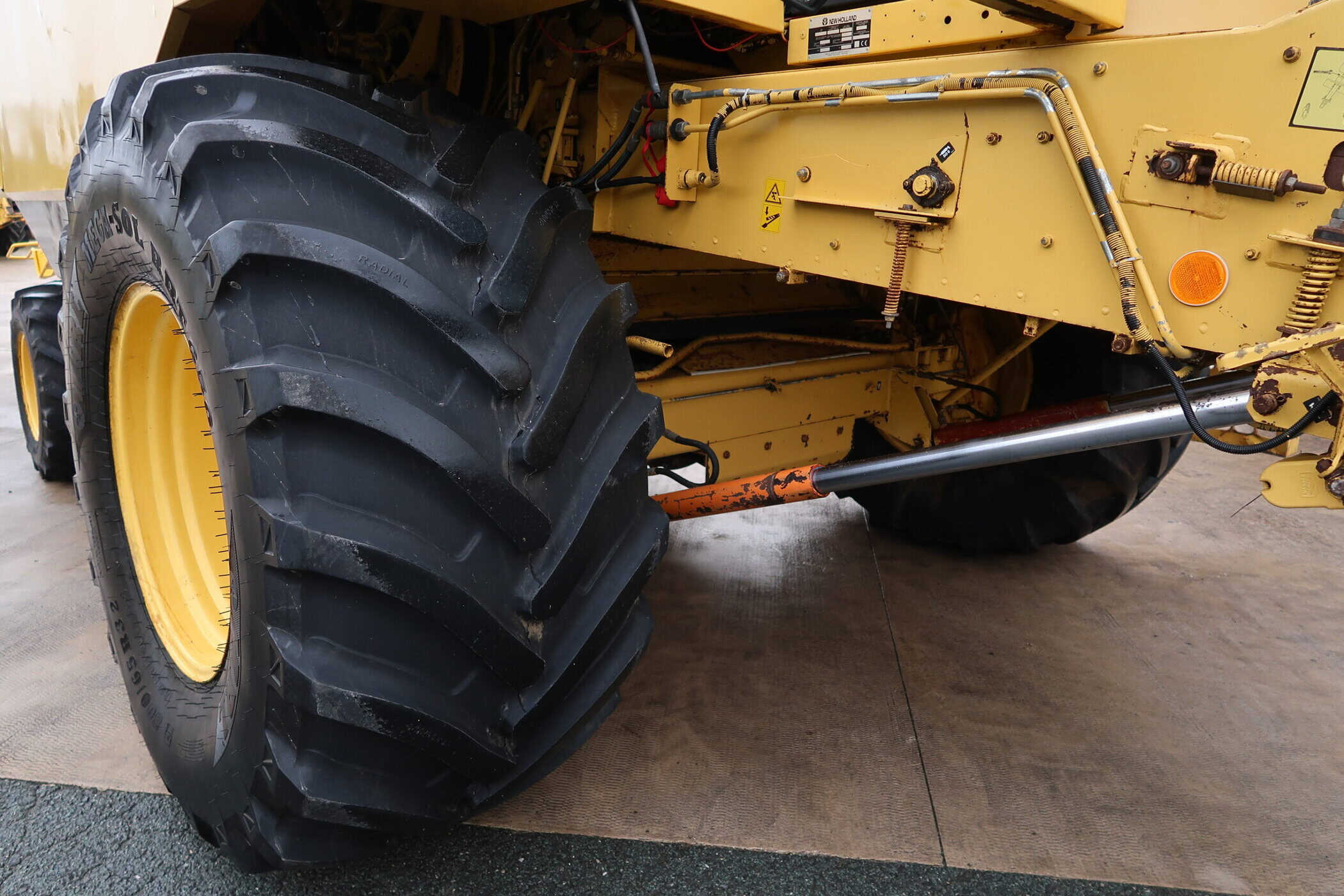 NEW HOLLAND TX 66 - Image 28