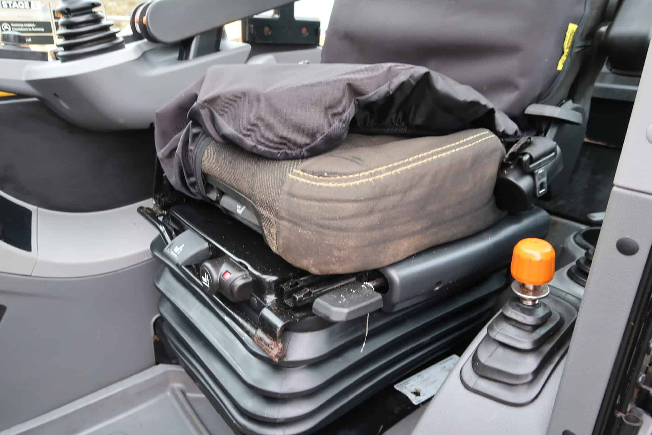 JCB 532-60 Agri Super - Image 11