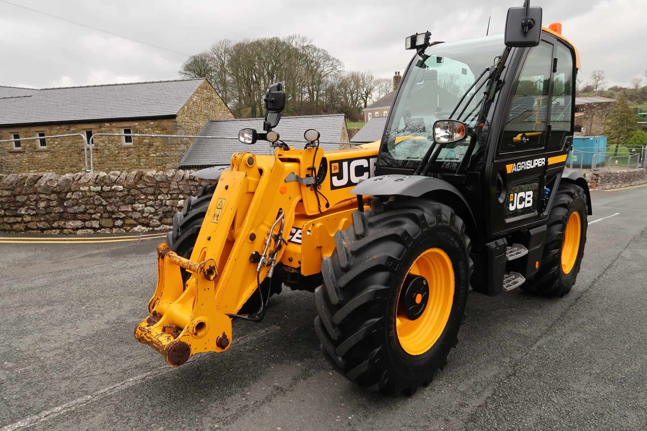JCB 532-60 Agri Super - Image 12