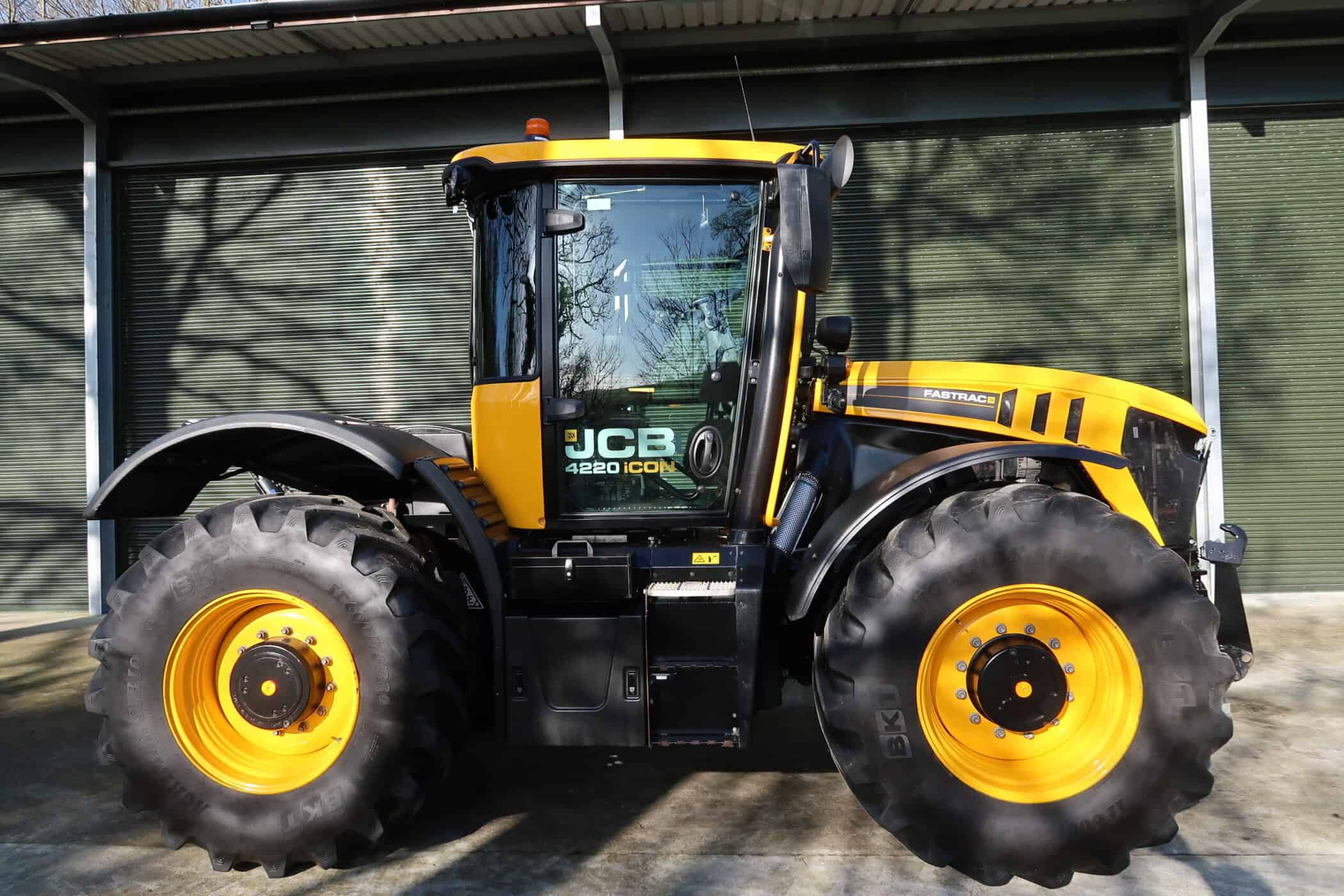 JCB FASTRAC 4220 ICON - Image 5