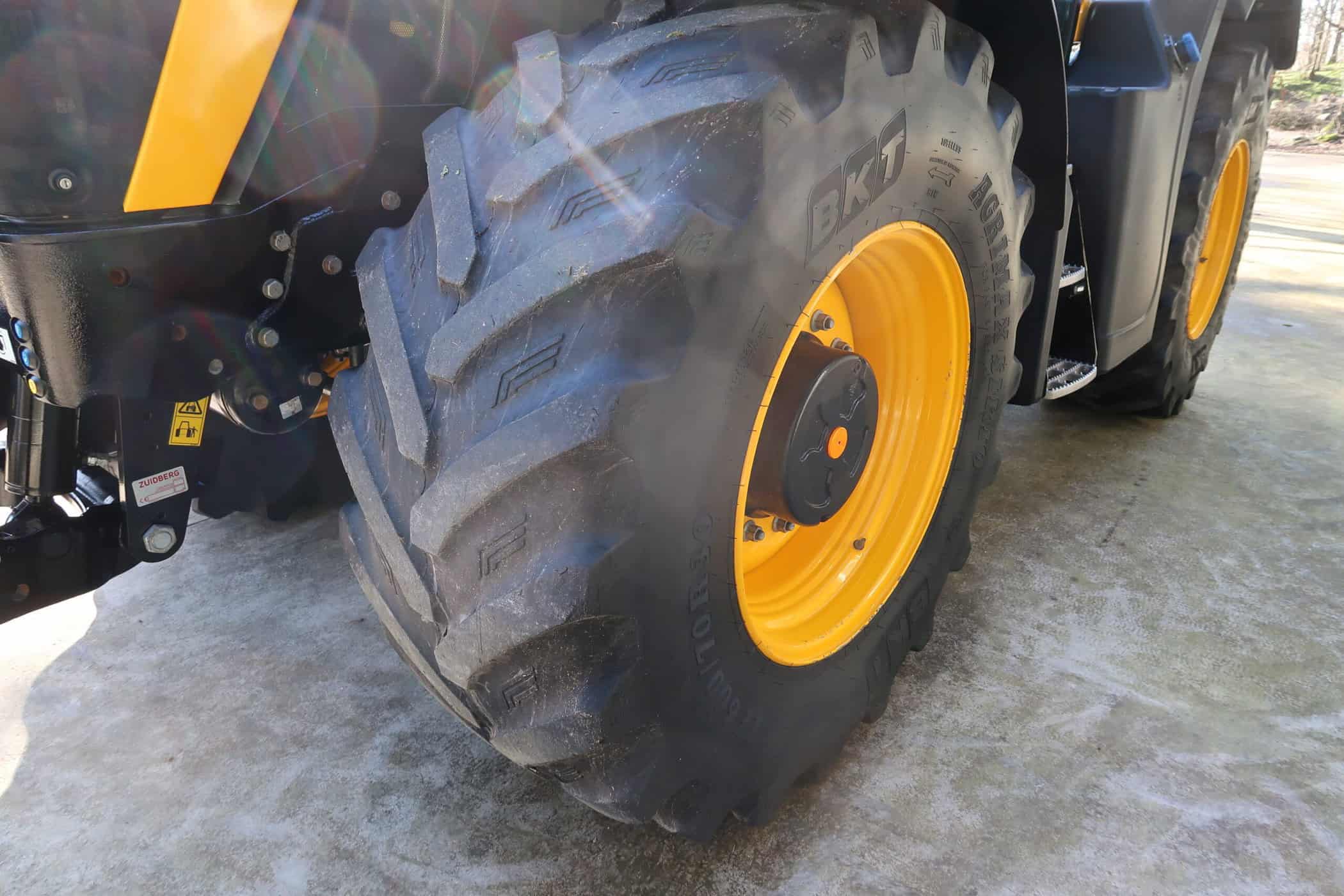 JCB FASTRAC 4220 ICON - Image 9