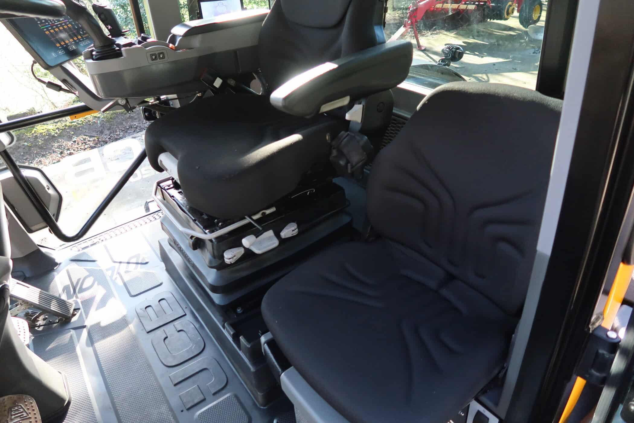 JCB FASTRAC 4220 ICON - Image 14