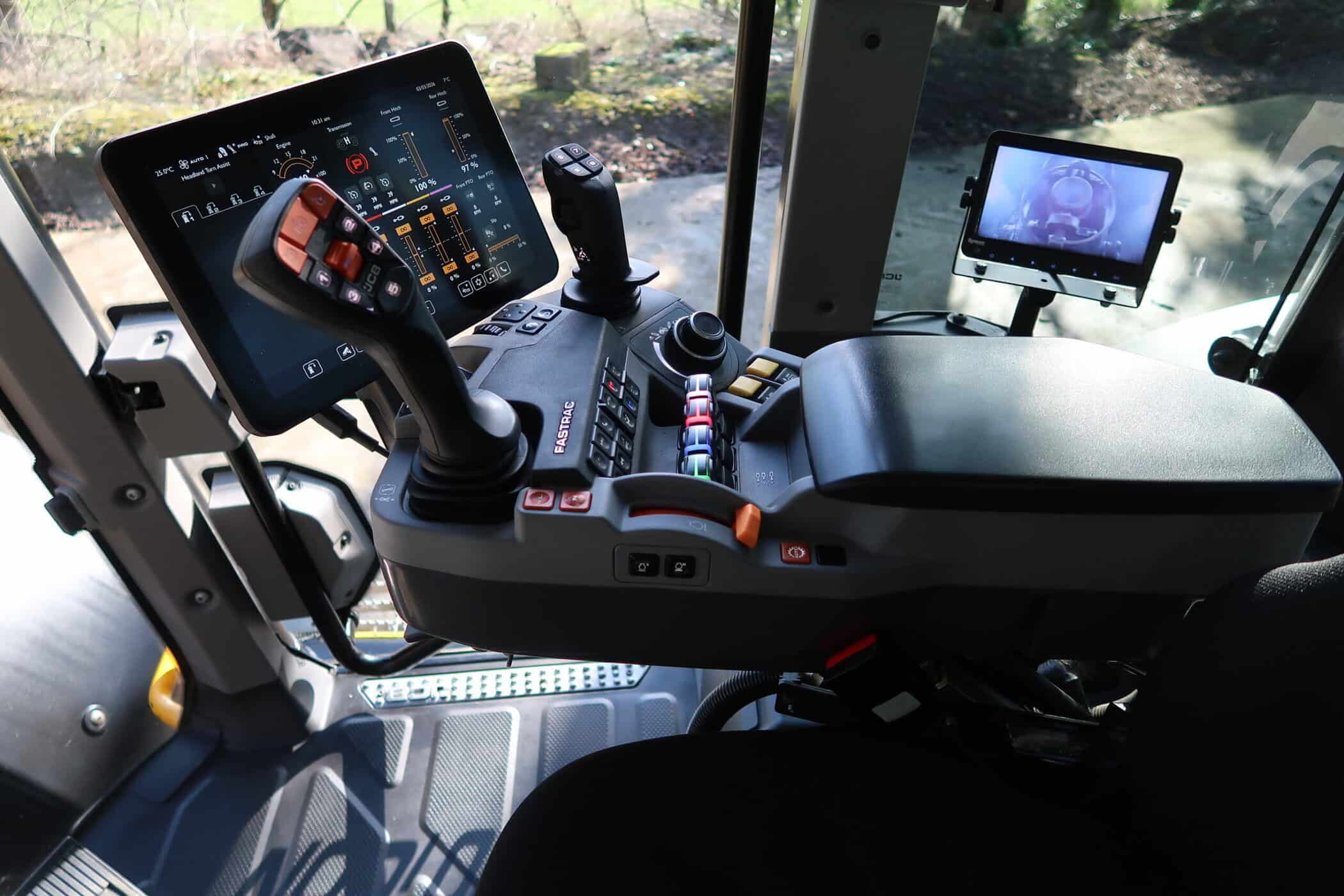 JCB FASTRAC 4220 ICON - Image 15