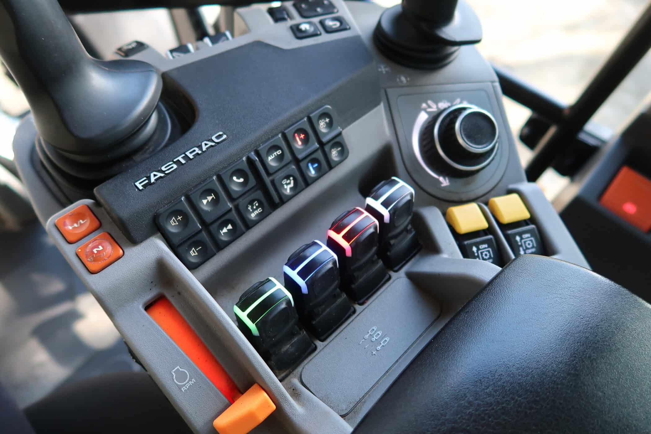 JCB FASTRAC 4220 ICON - Image 17