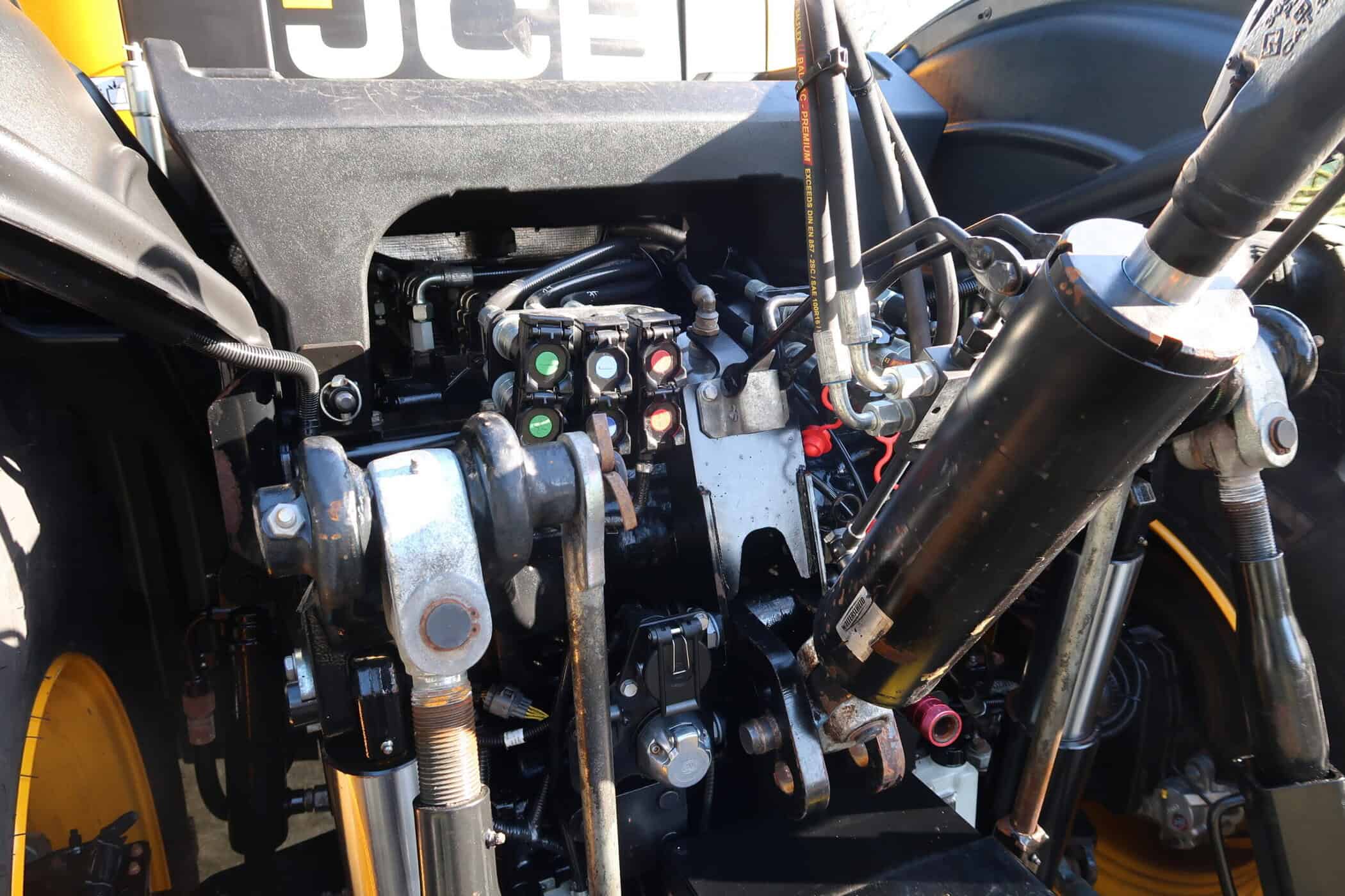 JCB FASTRAC 4220 ICON - Image 24