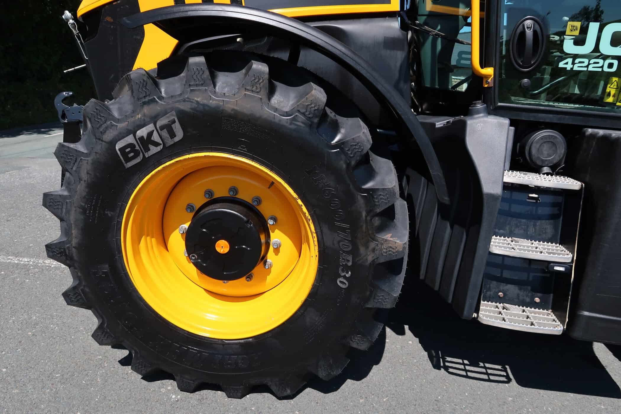 JCB FASTRAC 4220 ICON - Image 14