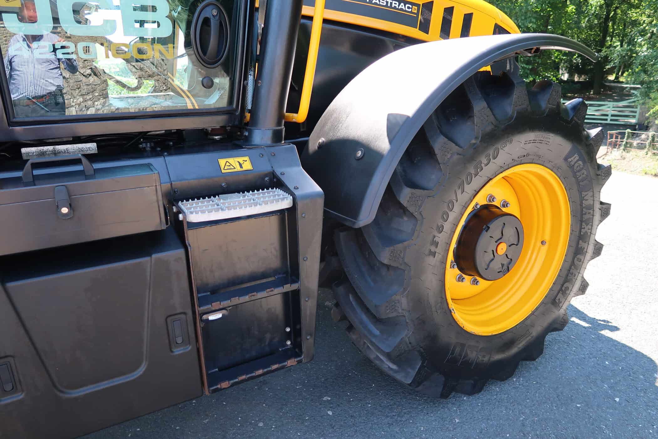 JCB FASTRAC 4220 ICON - Image 26
