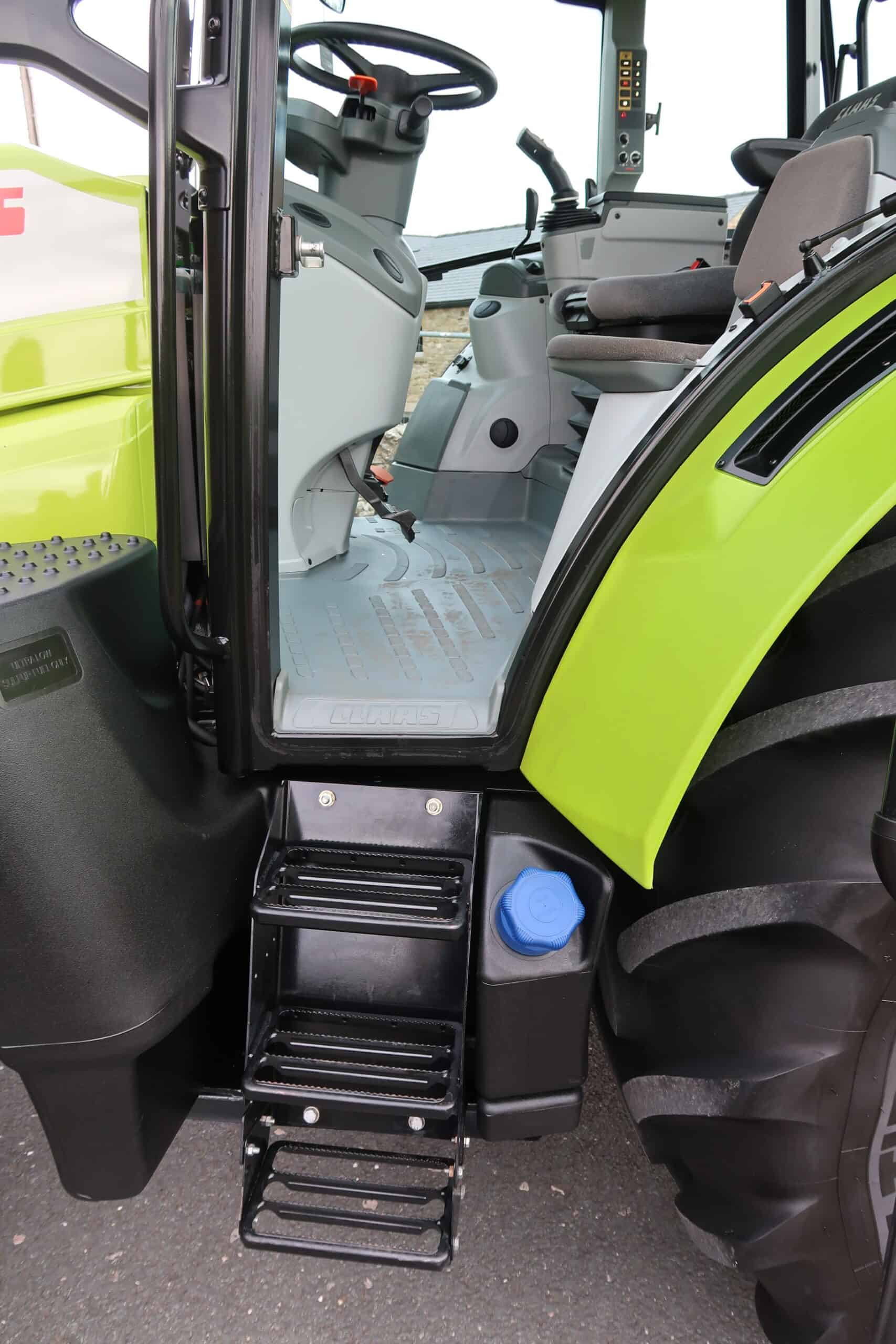 CLAAS ARION 430 - Image 9