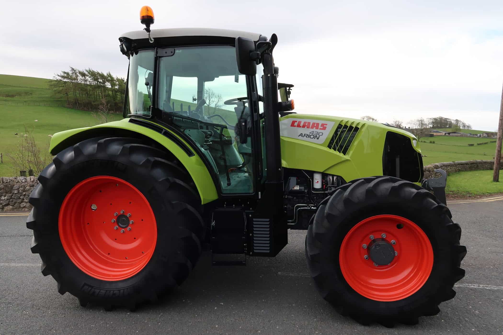 CLAAS ARION 430 - Image 2