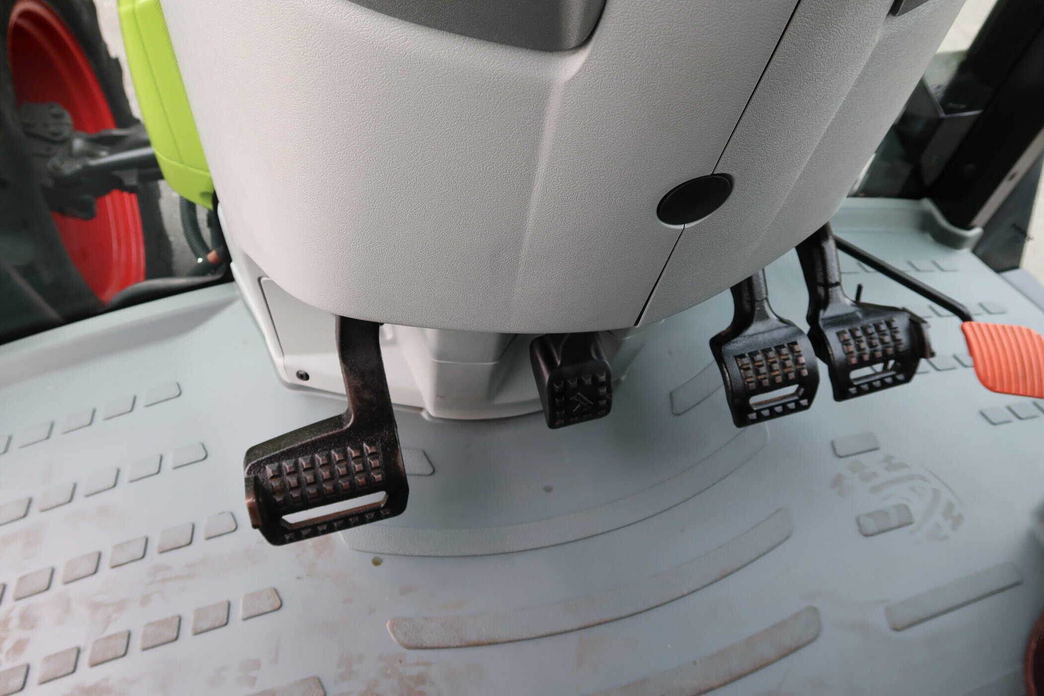 CLAAS ARION 430 - Image 17