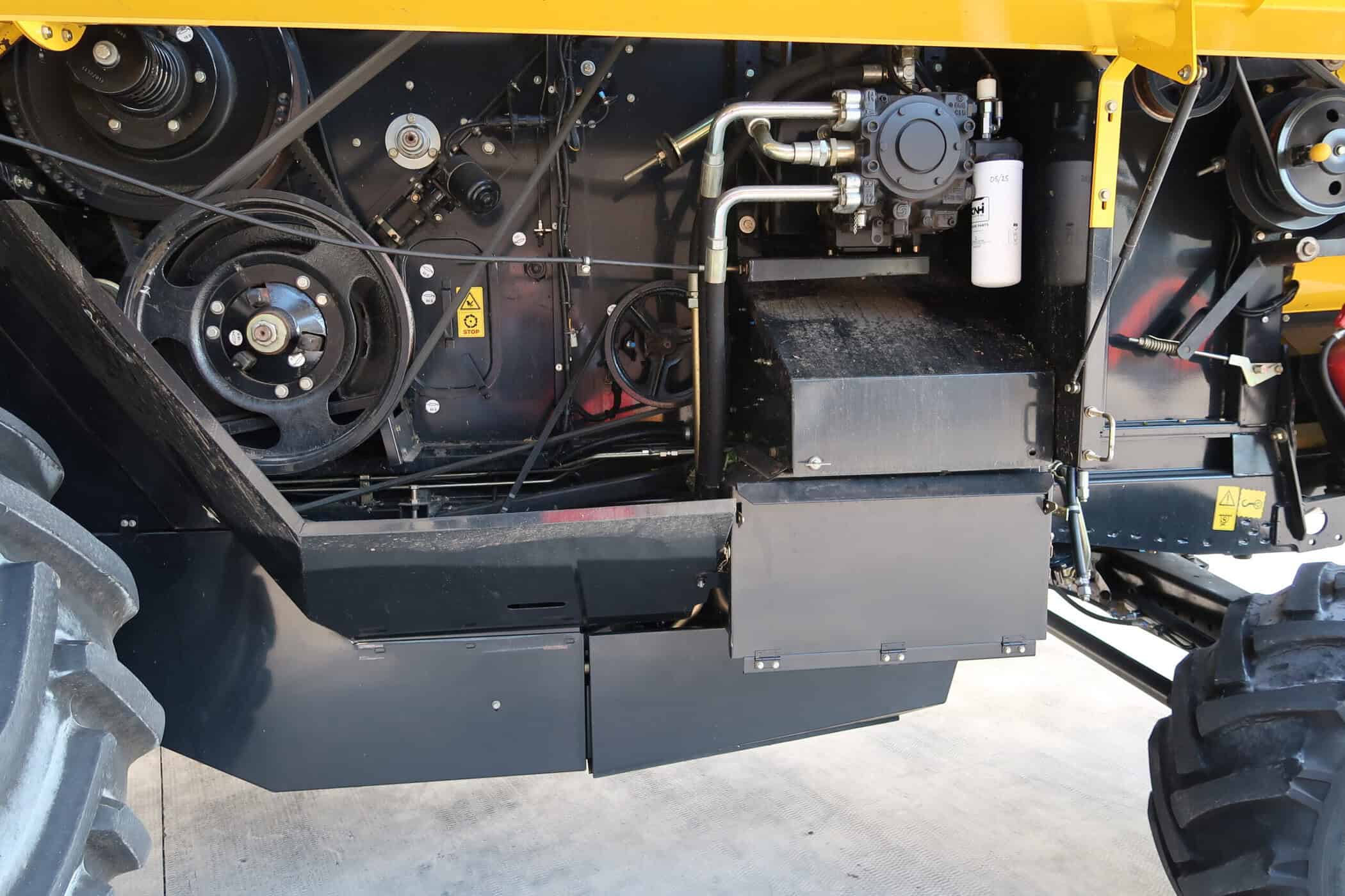 NEW HOLLAND CSX 7080 - Image 38