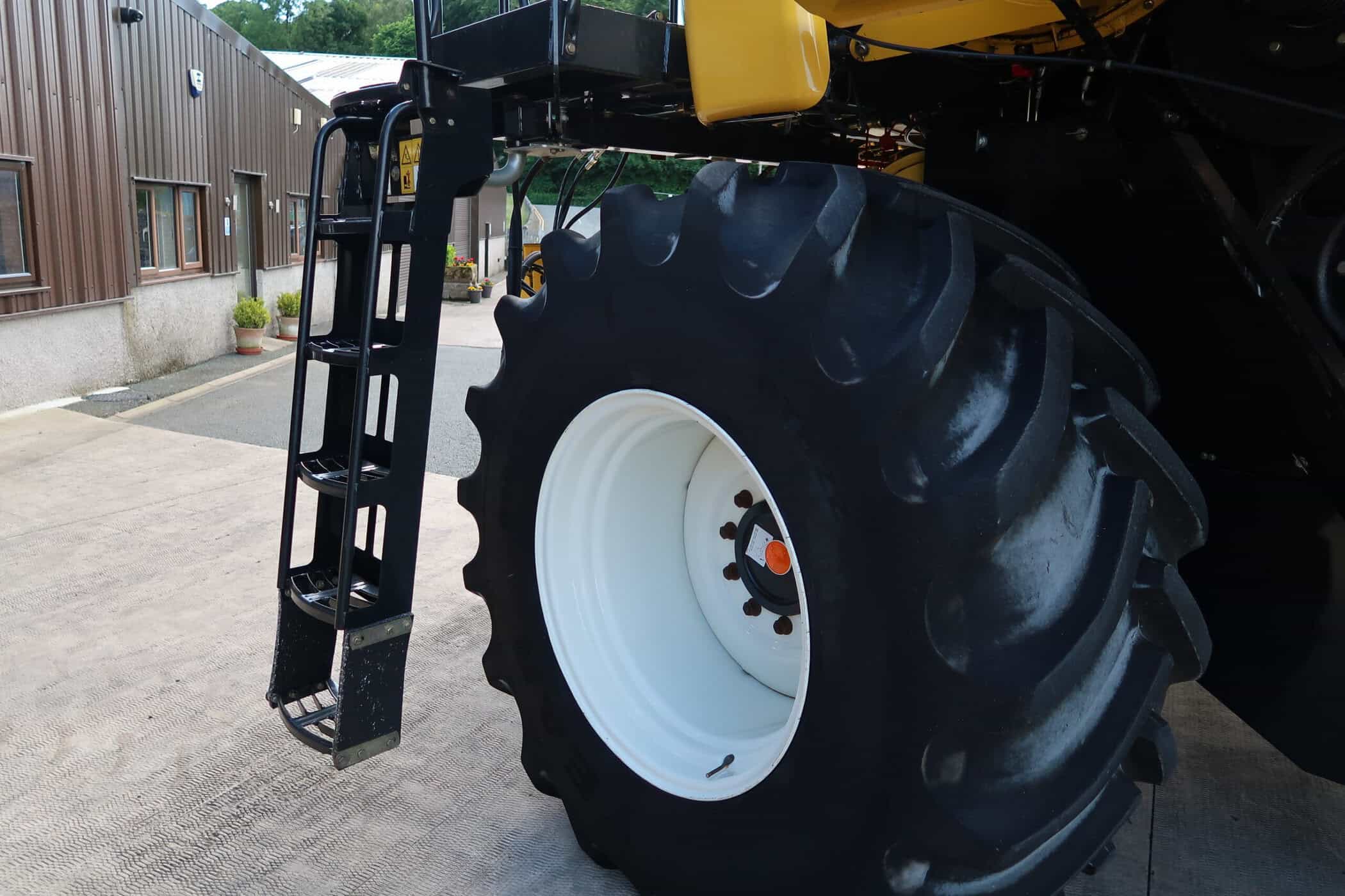 NEW HOLLAND CSX 7080 - Image 39
