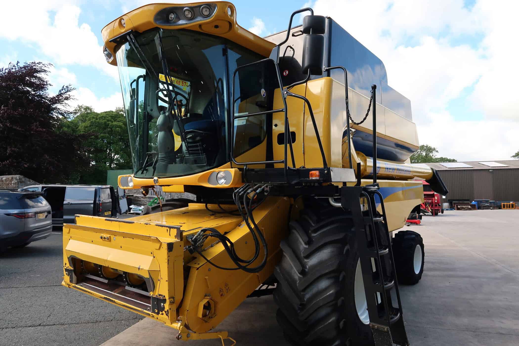 NEW HOLLAND CSX 7080 - Image 8