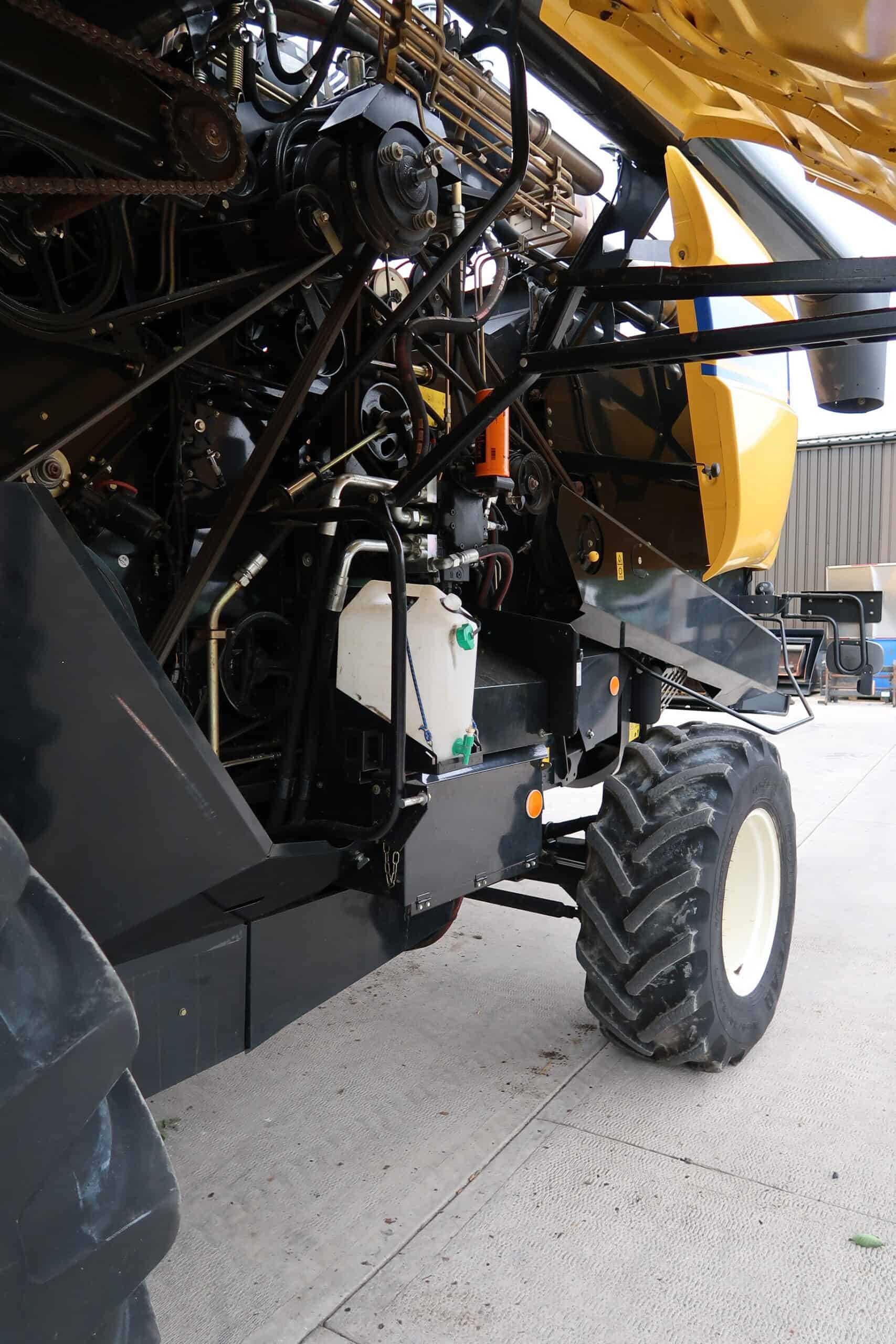 NEW HOLLAND CX 6090 - Image 32