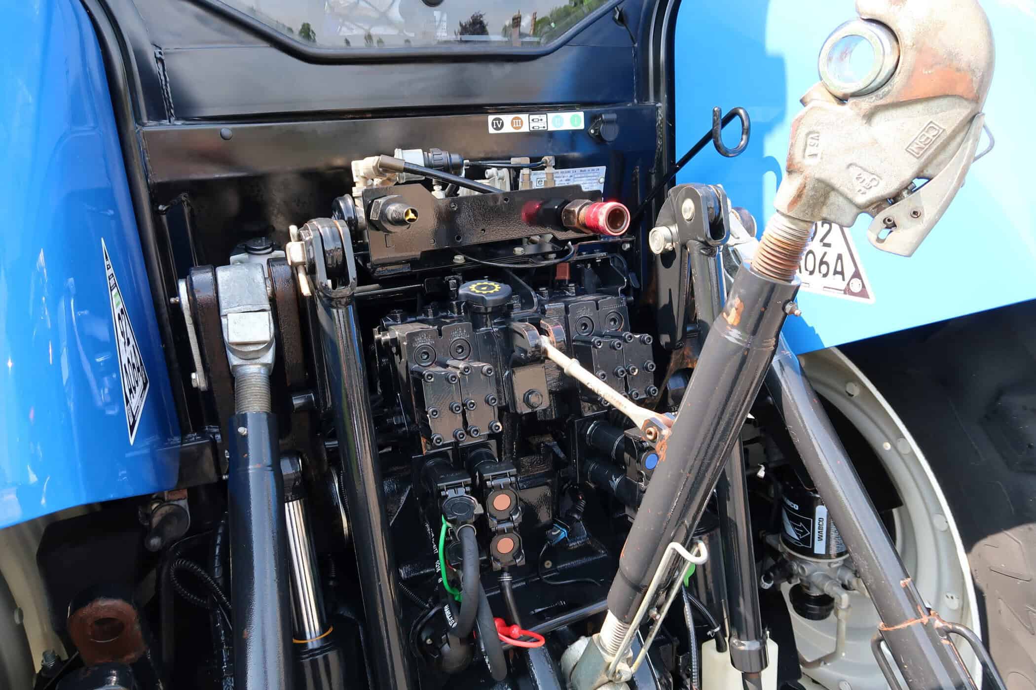NEW HOLLAND T7.245 - Image 4
