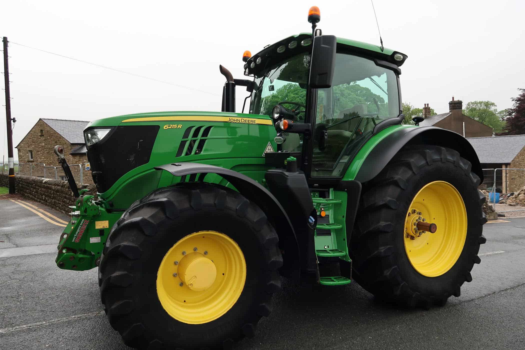 JOHN DEERE 6215R - Image 4