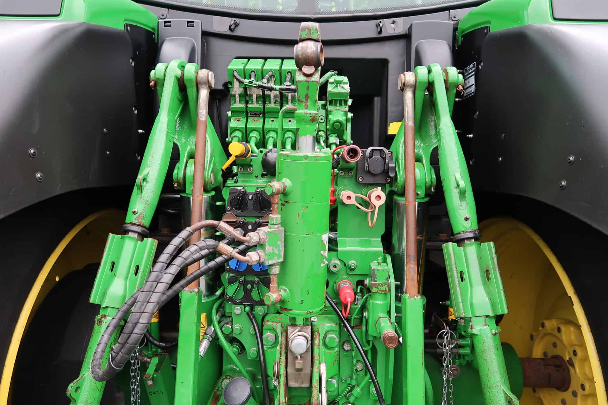 JOHN DEERE 6215R - Image 8
