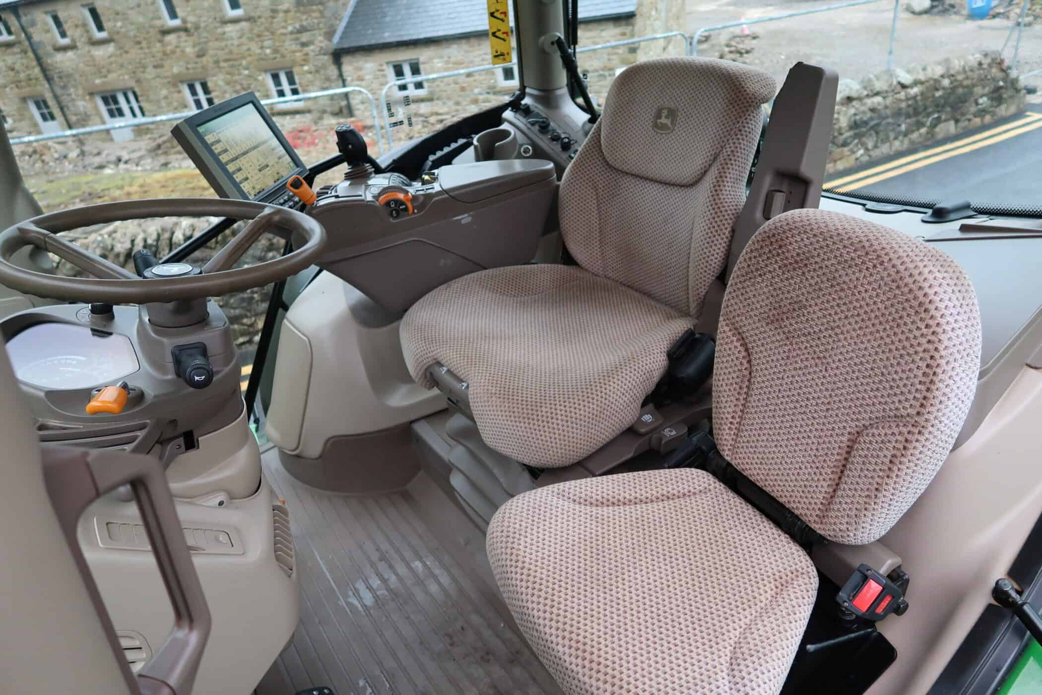 JOHN DEERE 6215R - Image 14
