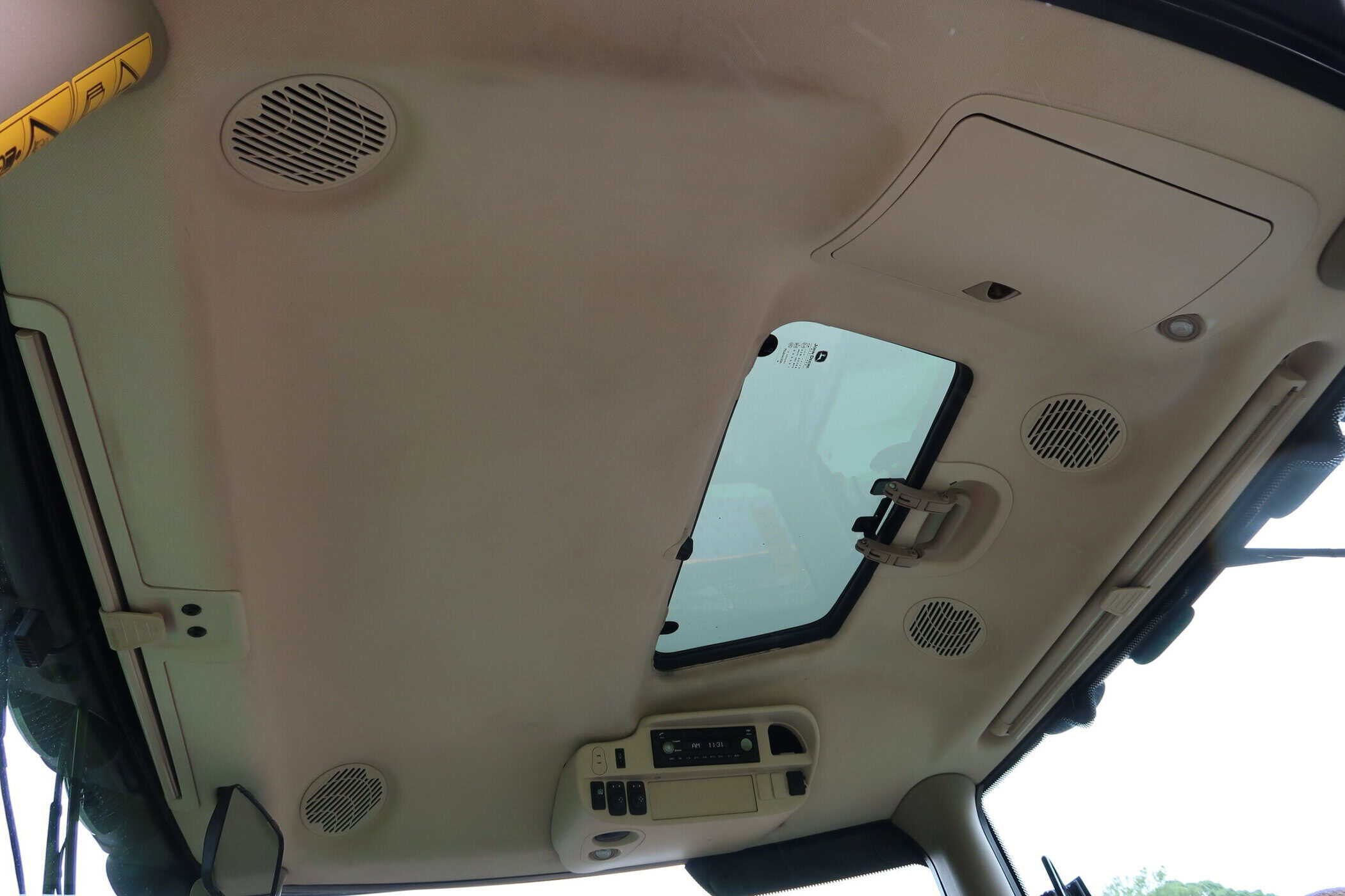 JOHN DEERE 6215R - Image 15
