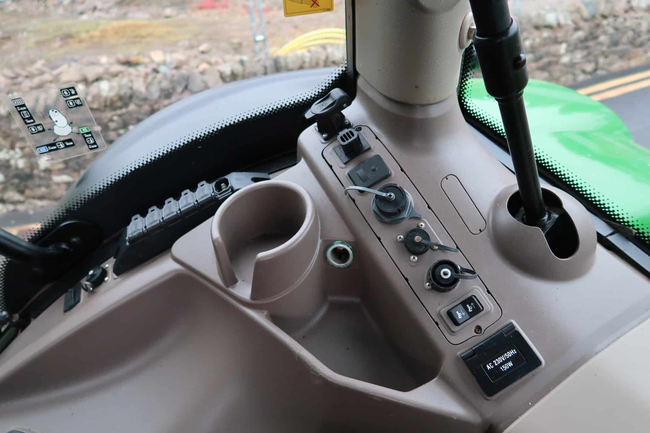 JOHN DEERE 6215R - Image 17