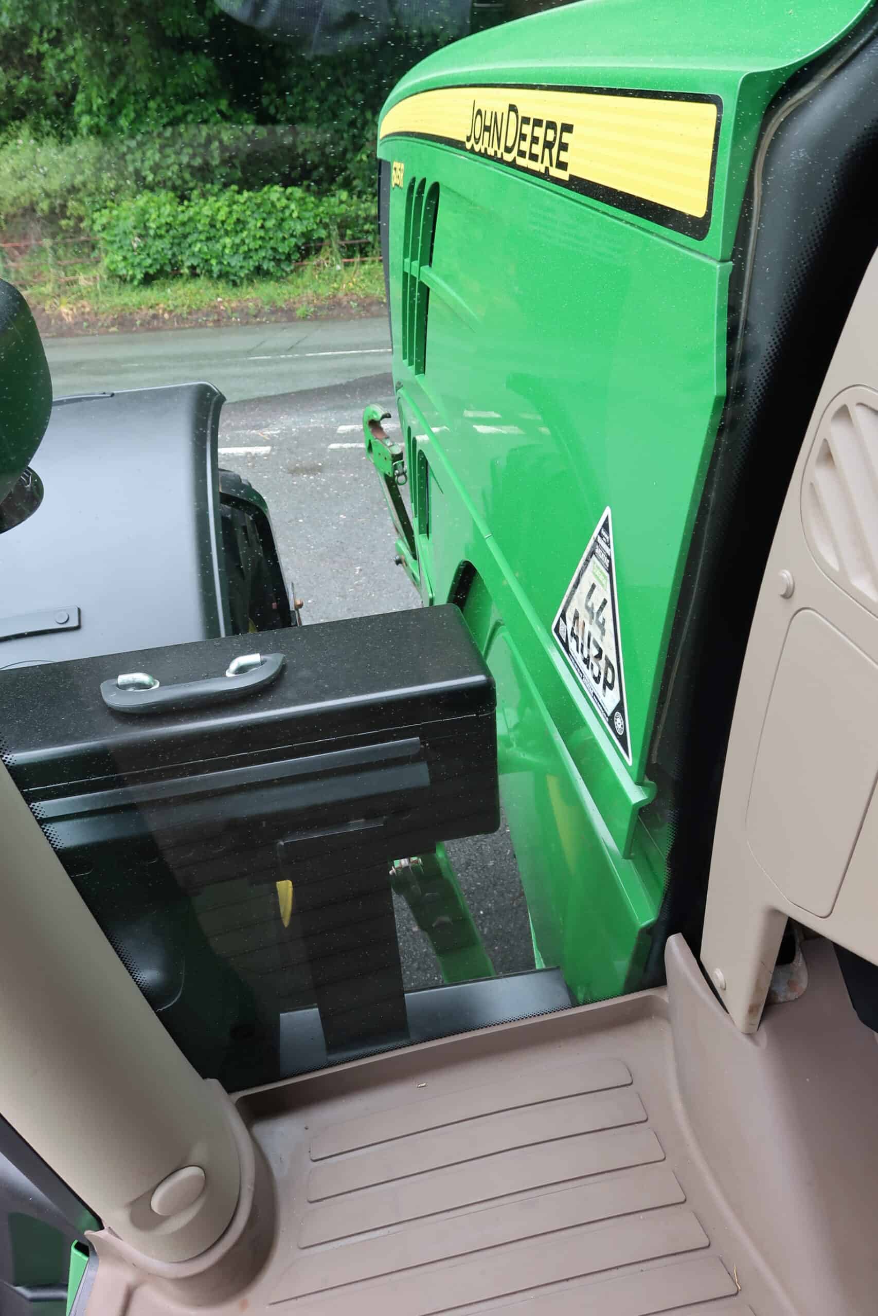 JOHN DEERE 6215R - Image 35
