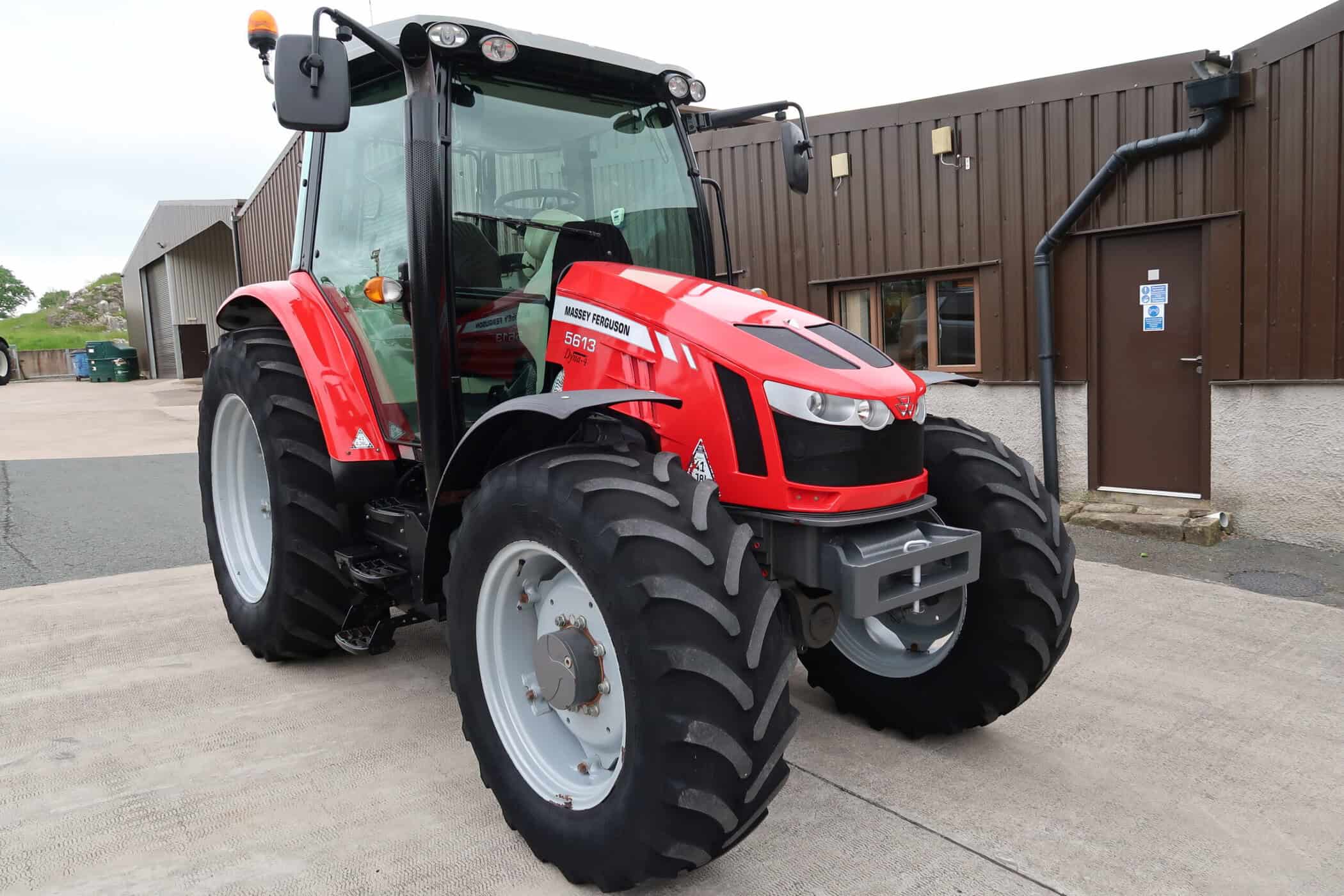 MASSEY FERGUSON 5613