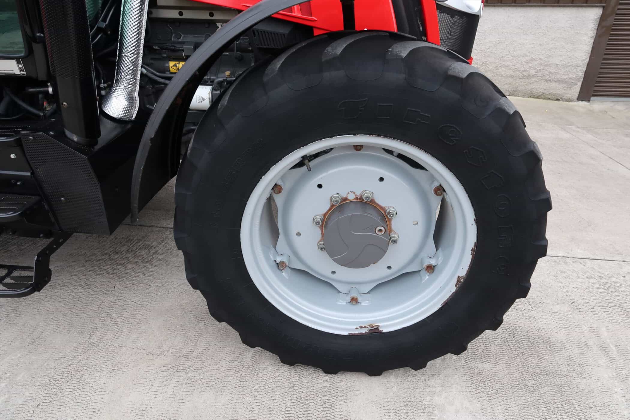 MASSEY FERGUSON 5613 - Image 6
