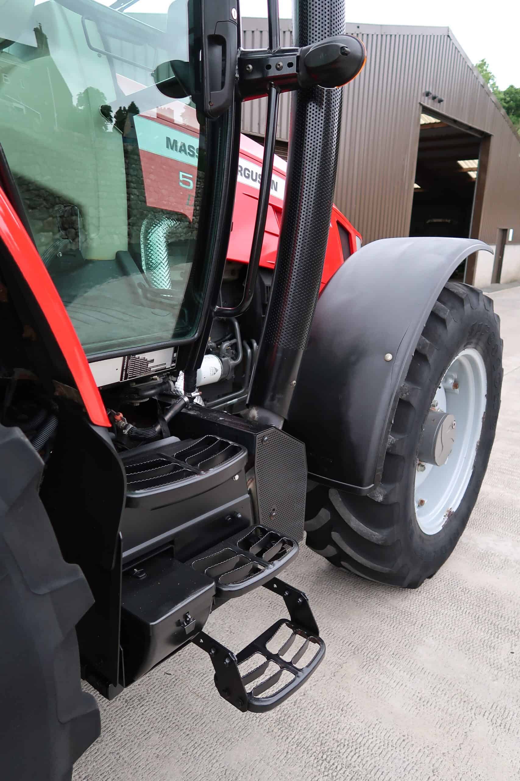 MASSEY FERGUSON 5613 - Image 8