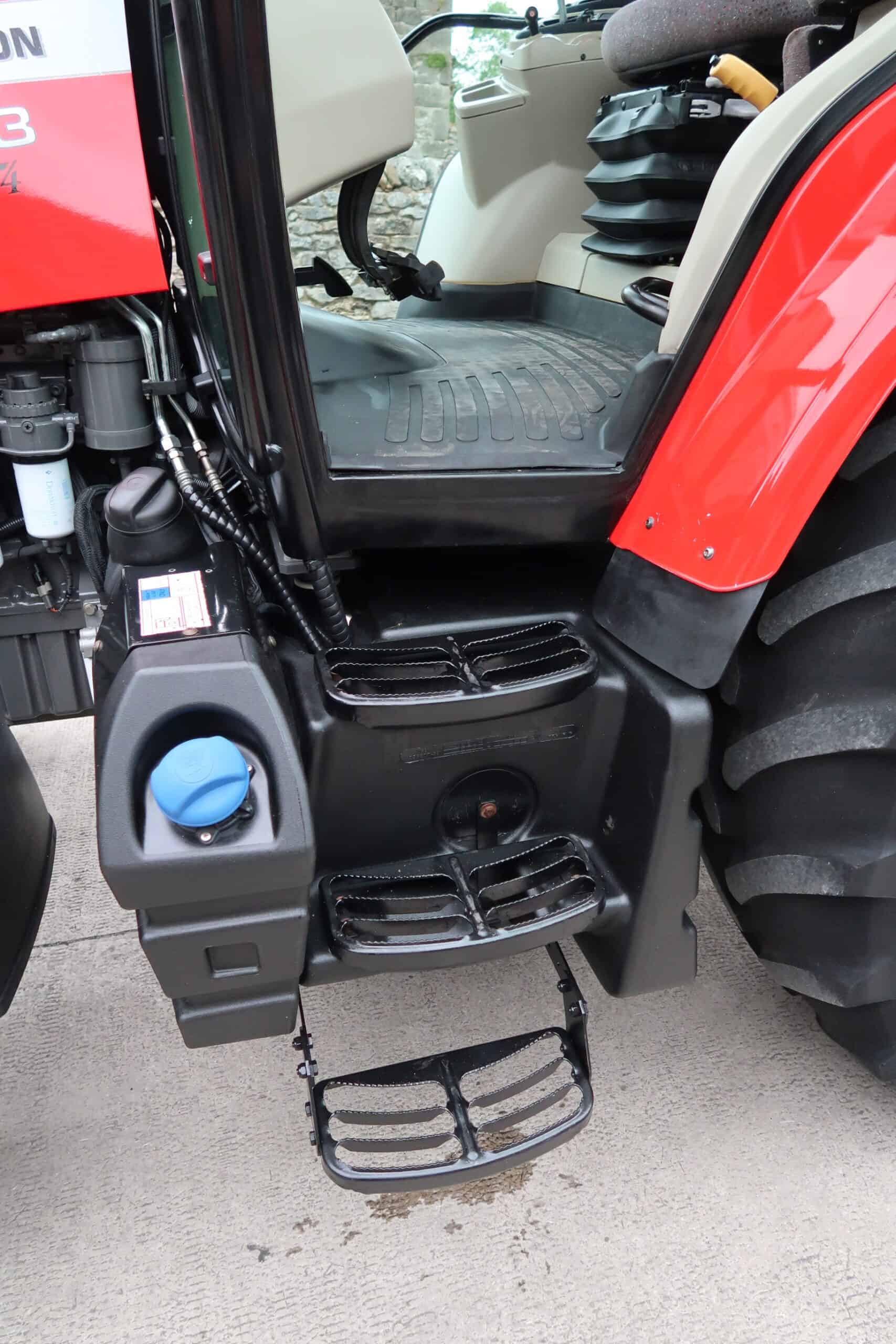 MASSEY FERGUSON 5613 - Image 9