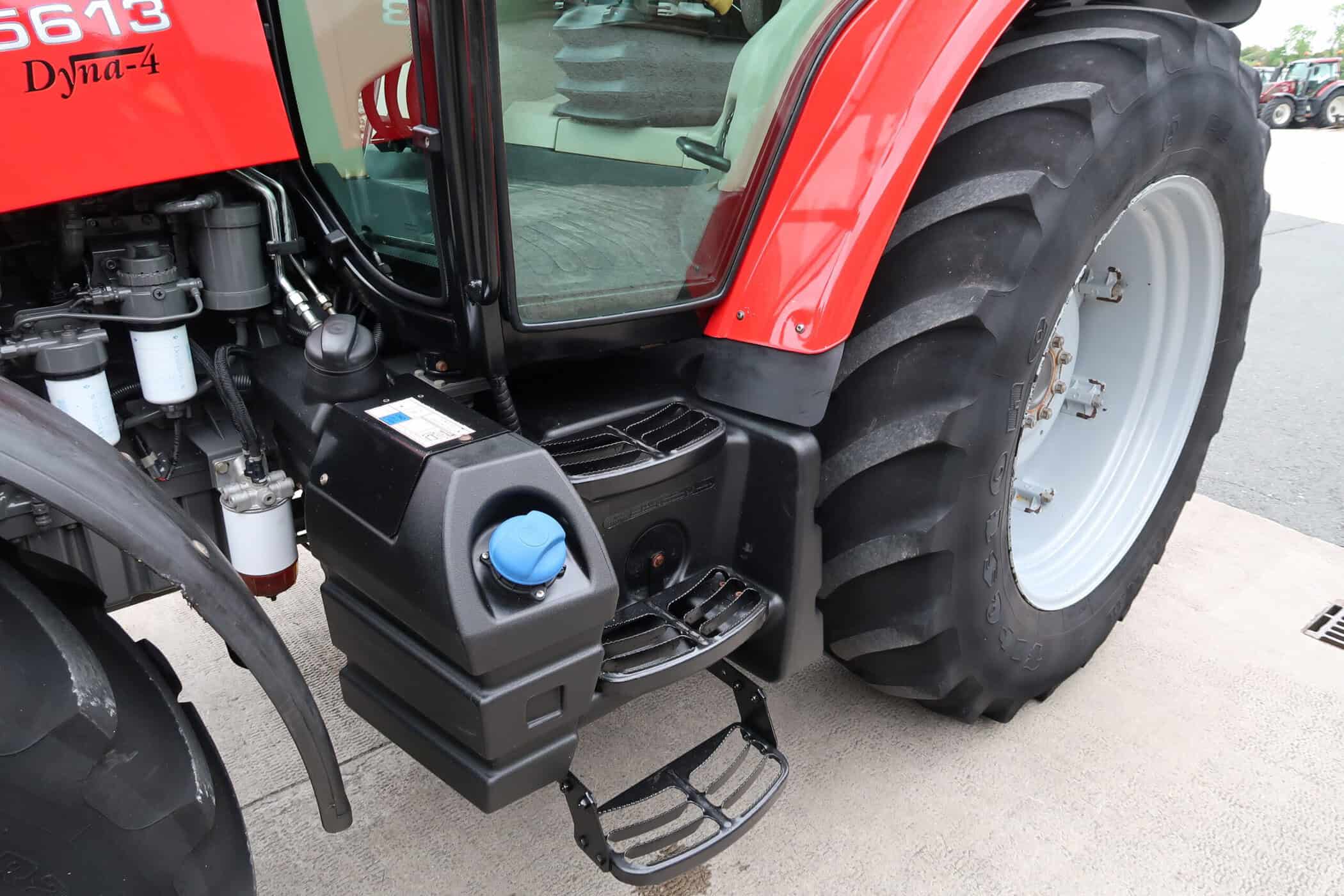 MASSEY FERGUSON 5613 - Image 18