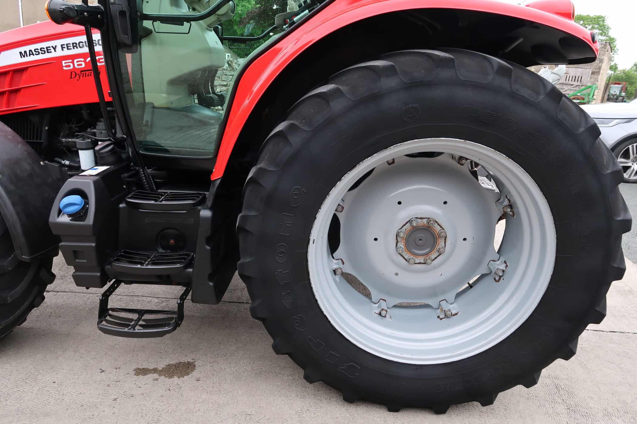 MASSEY FERGUSON 5613 - Image 19