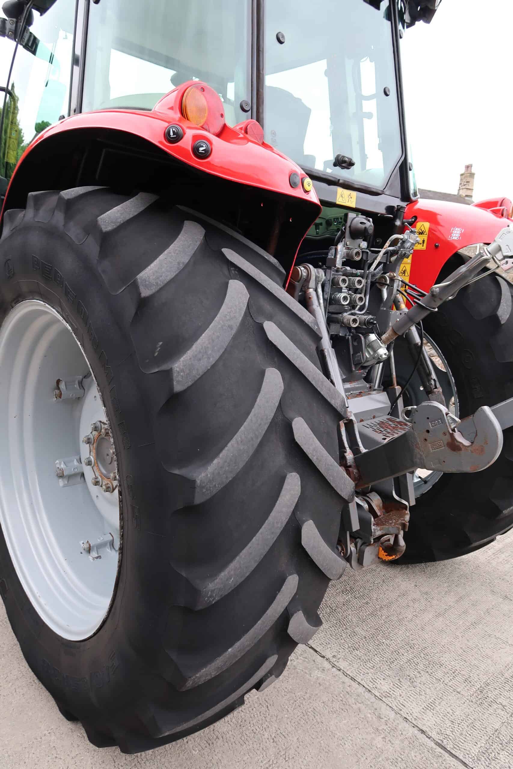 MASSEY FERGUSON 5613 - Image 21