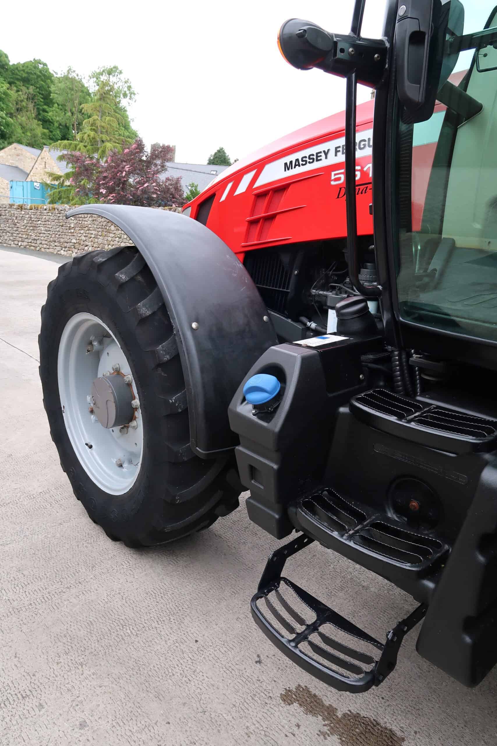 MASSEY FERGUSON 5613 - Image 27