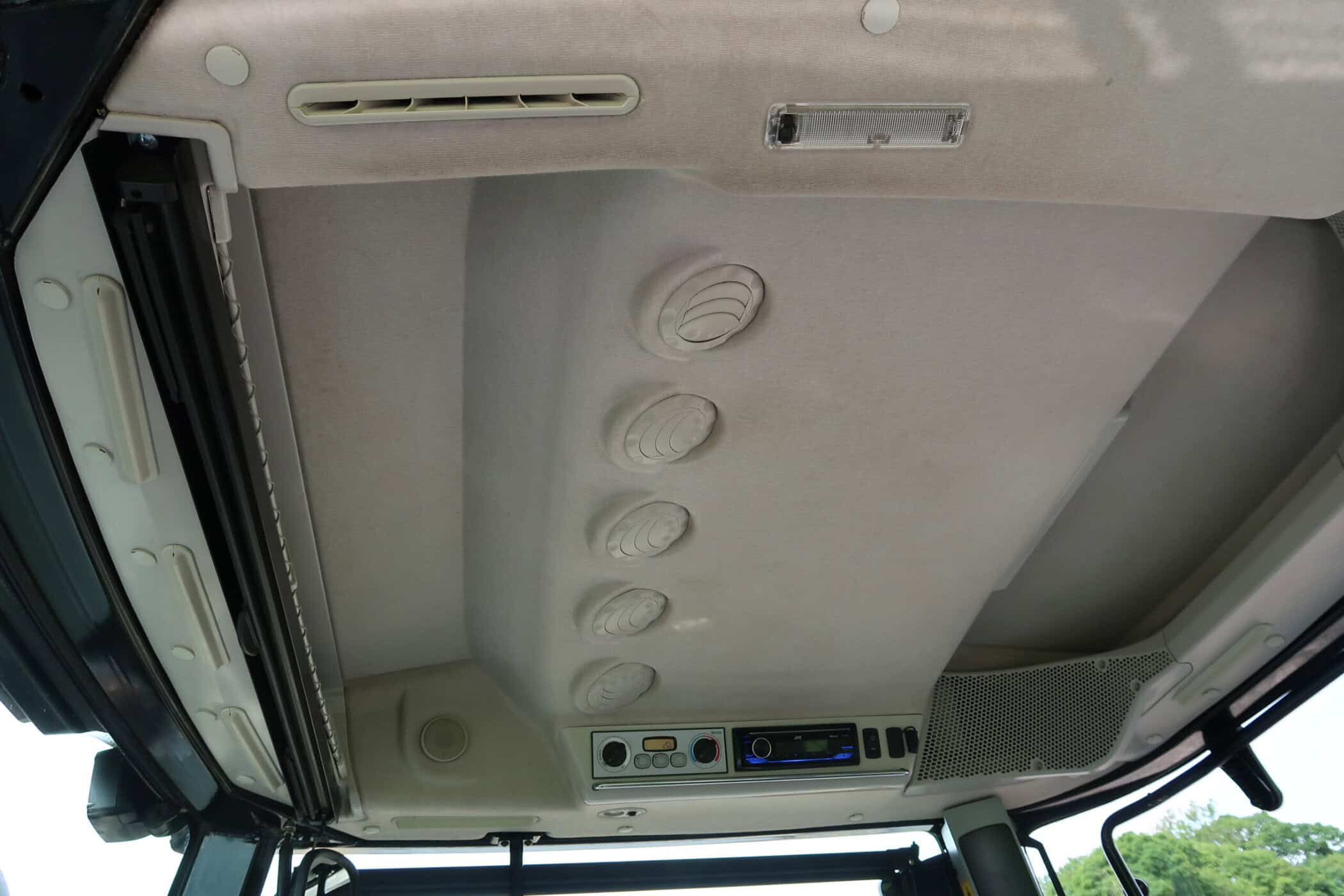 VALTRA S374 - Image 10