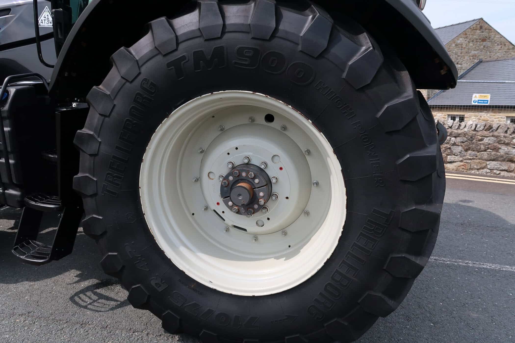 VALTRA S374 - Image 19