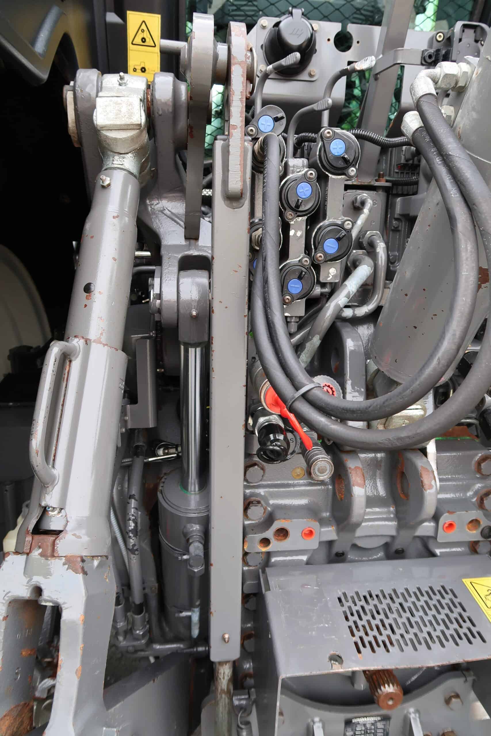 VALTRA S374 - Image 21