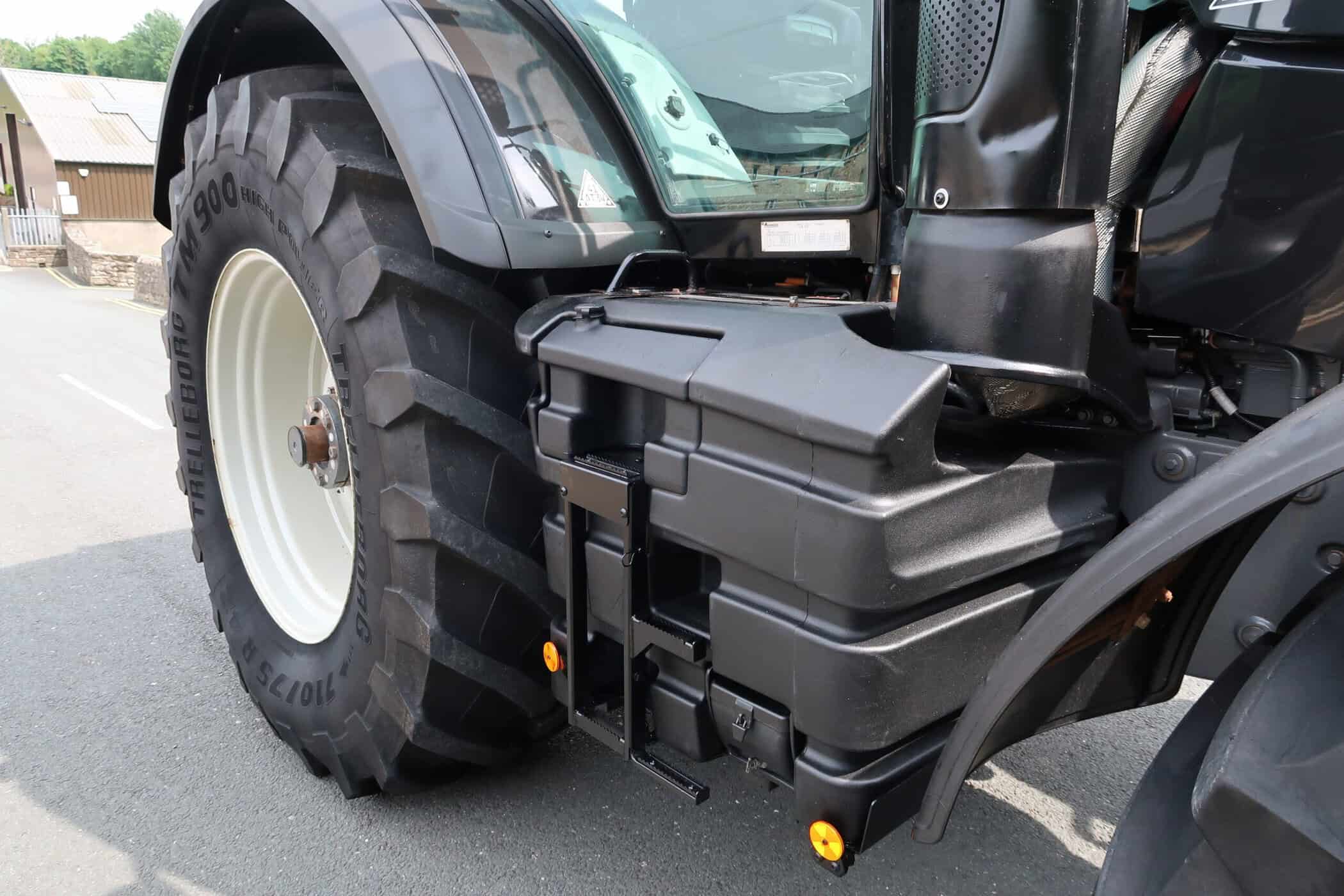 VALTRA S374 - Image 28