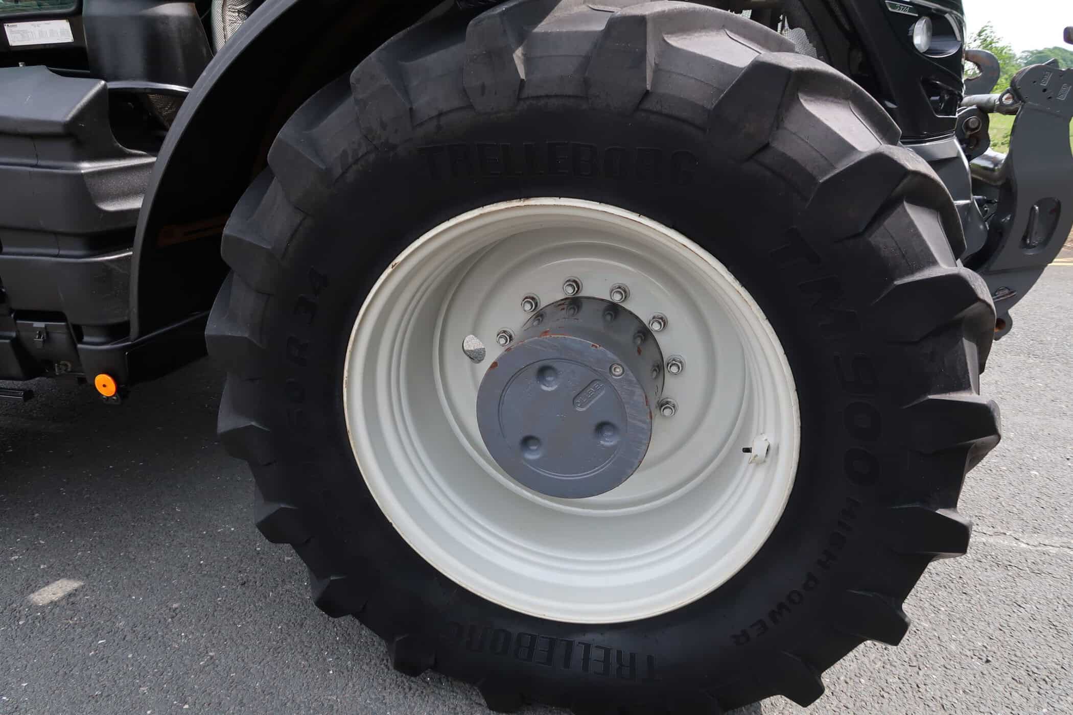 VALTRA S374 - Image 31