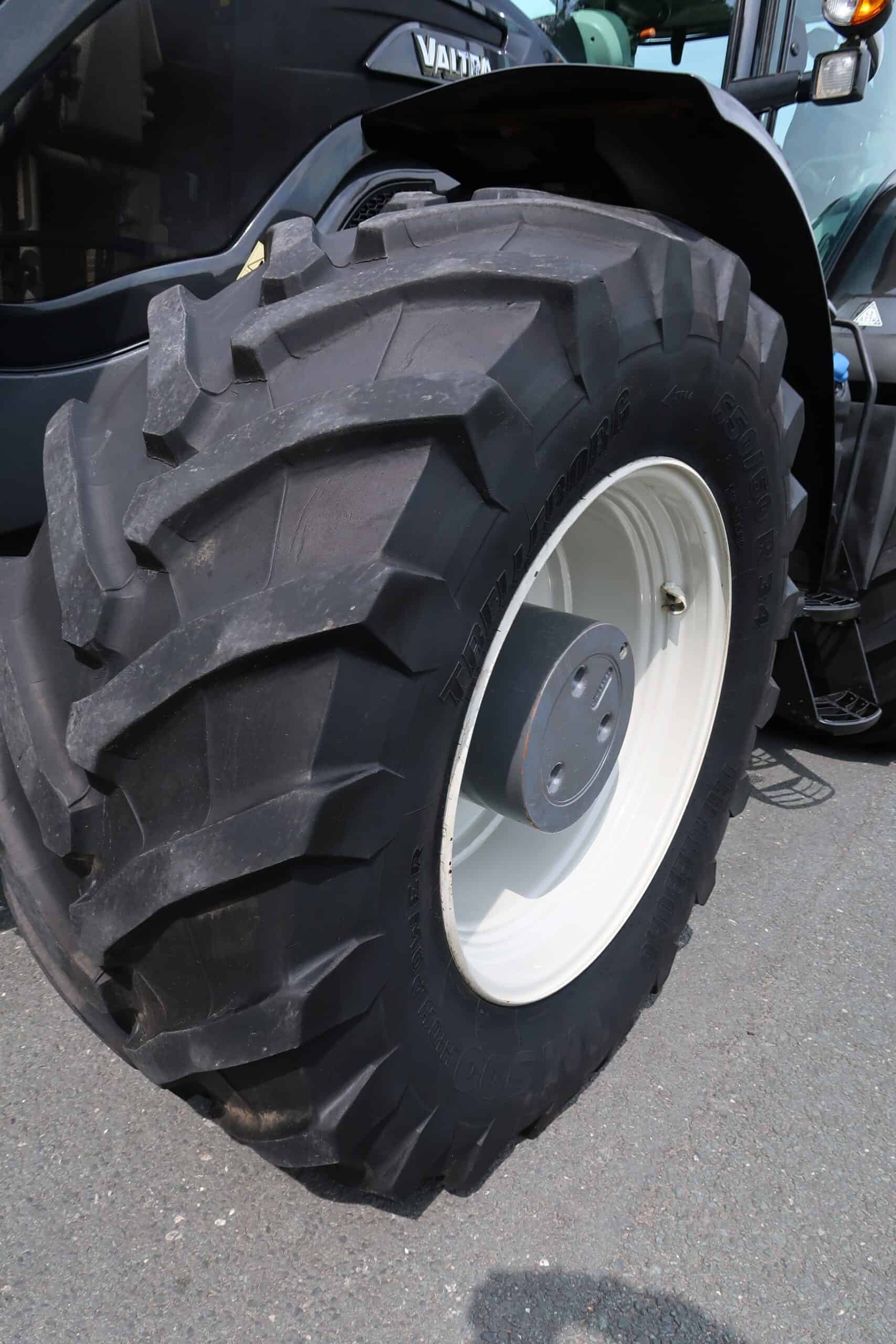 VALTRA S374 - Image 40